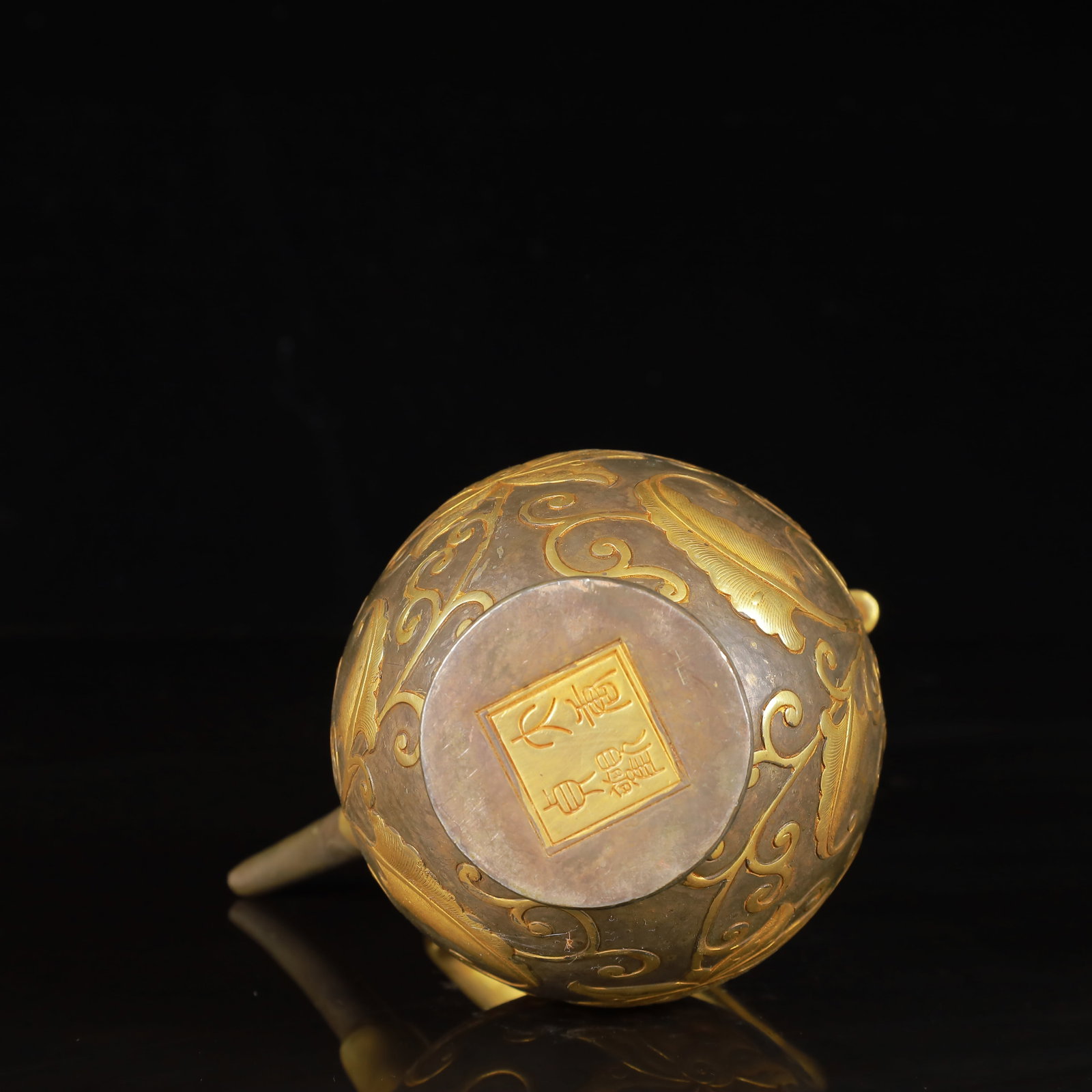 An Exquisite Gilt Silver Flower Pattern Ewer - 15