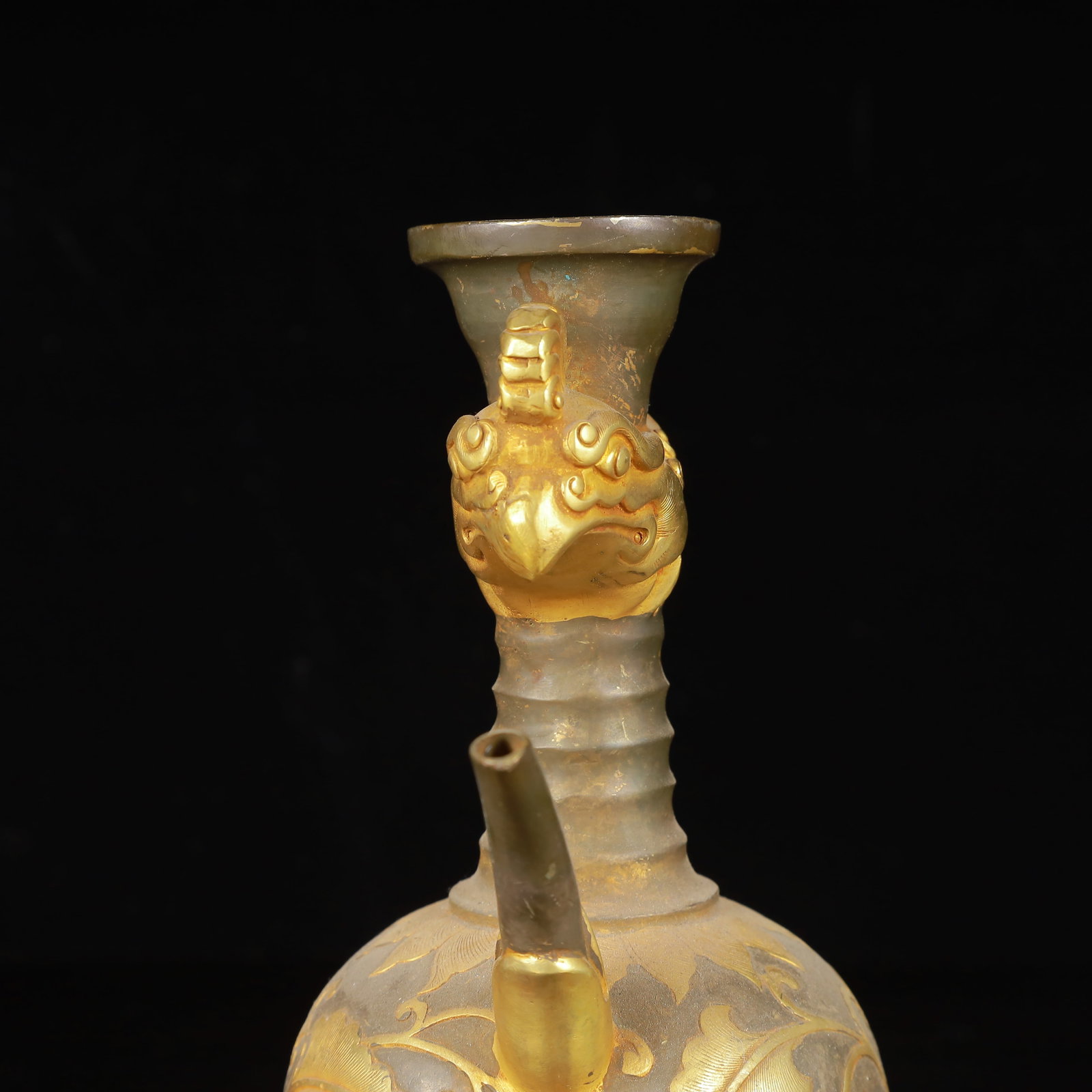 An Exquisite Gilt Silver Flower Pattern Ewer - 6