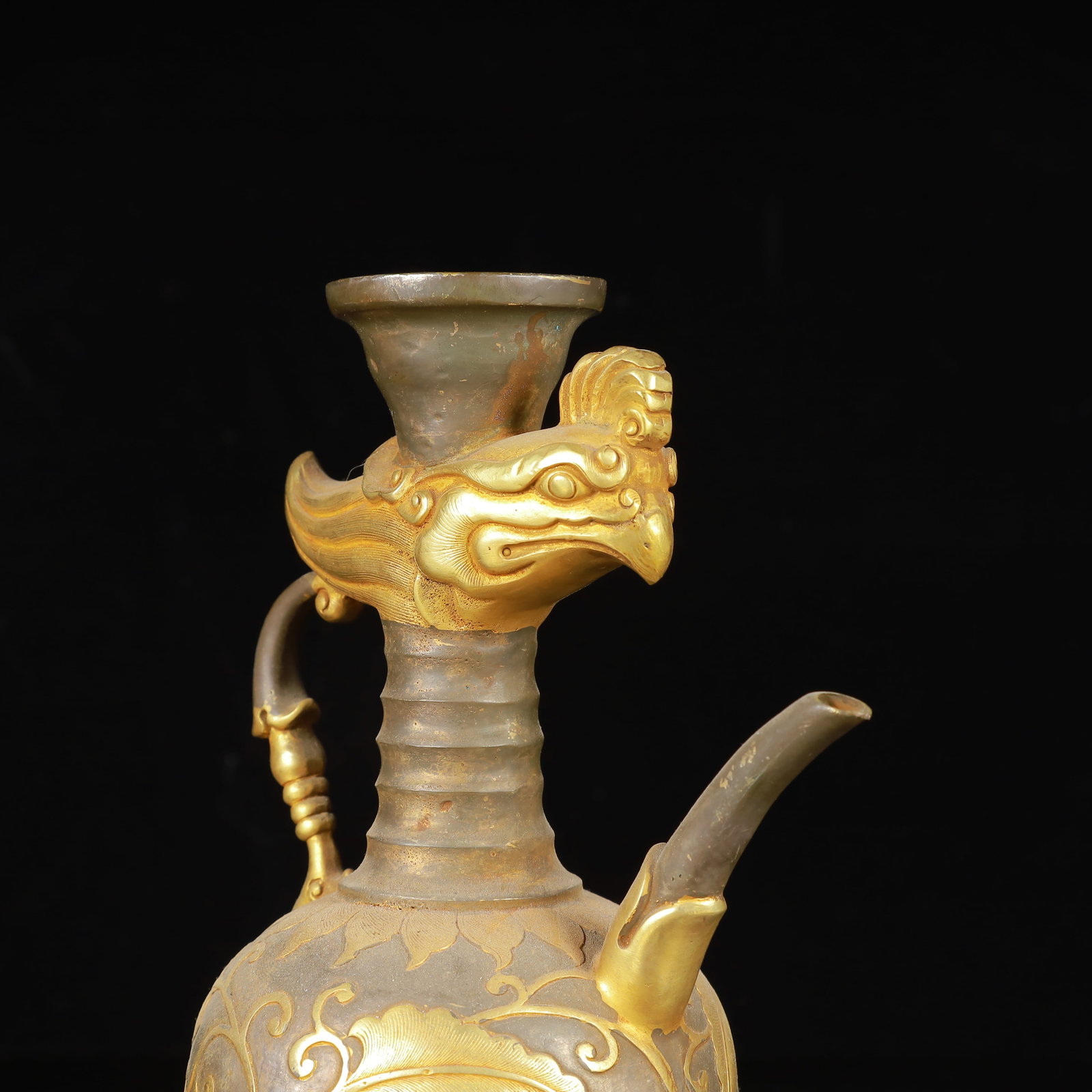 An Exquisite Gilt Silver Flower Pattern Ewer - 9