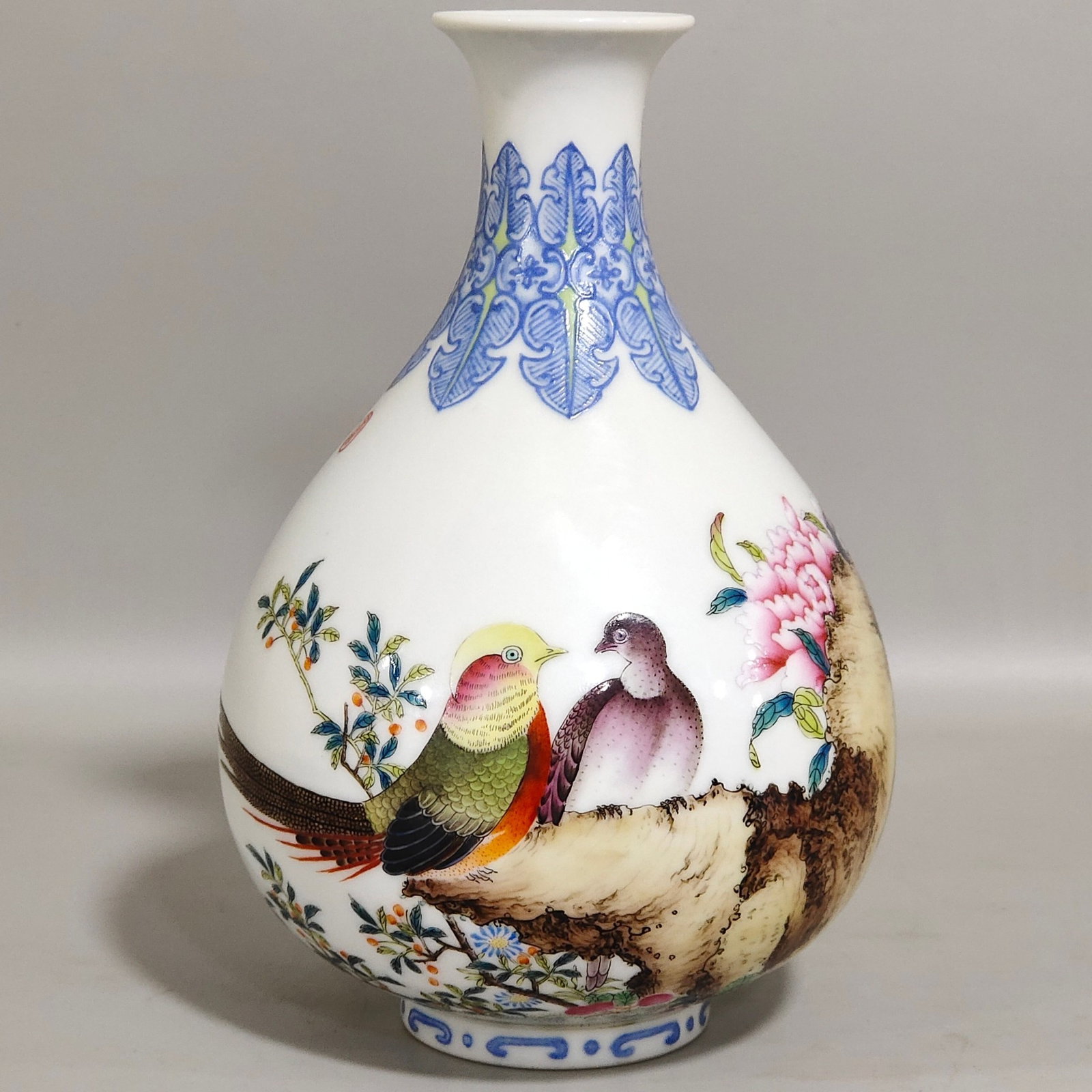An Exquisite Enamel Flower and Bird Pattern Vase,With Poem: An Exquisite Enamel Flower and Bird Pattern Vase,With Poem,Qing Dynasty,China,Qianlong Four-character Mark,Size:6.7inx3.9in