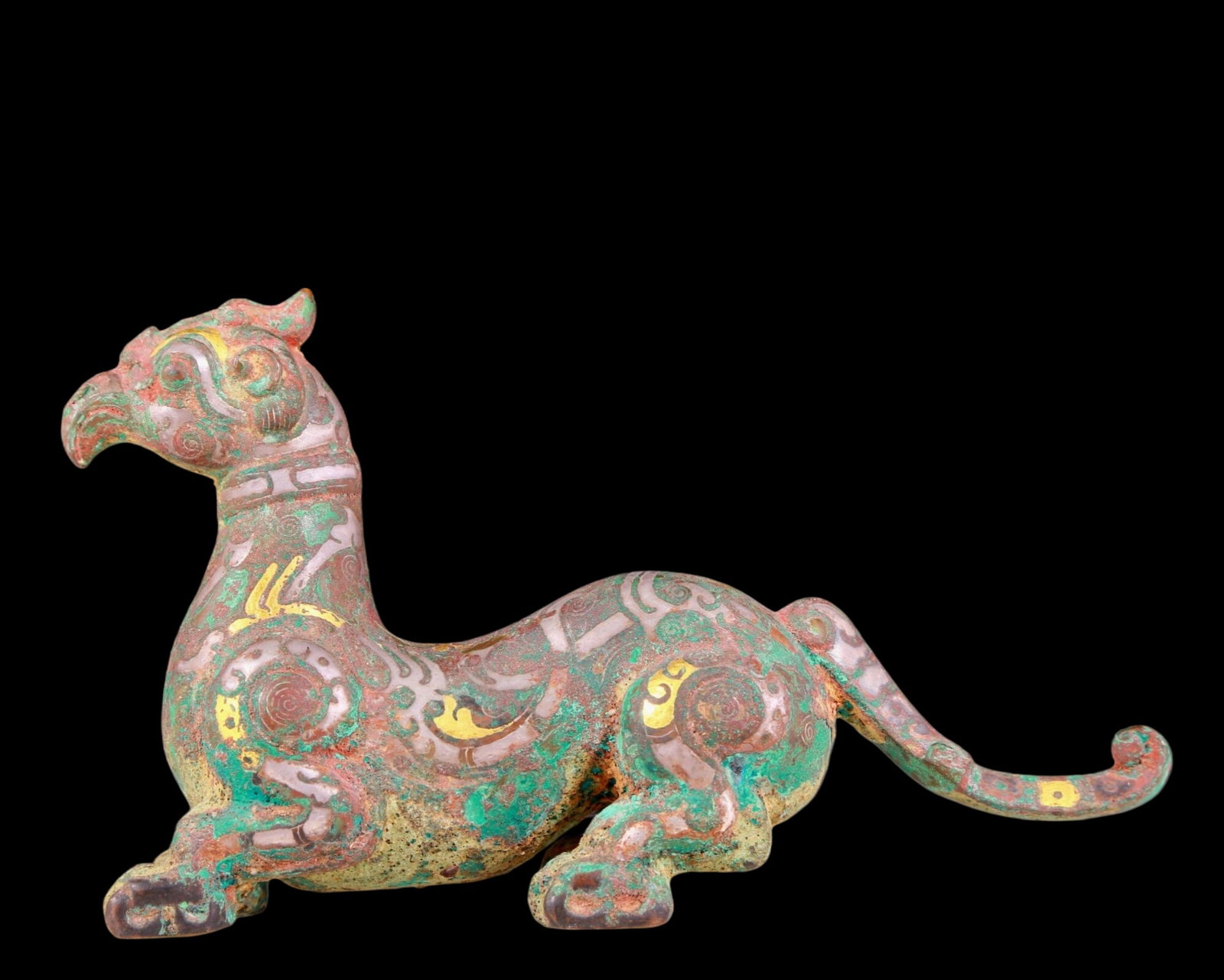 A precious bronze inlaid gold and silver auspicious animal ornament: A precious bronze inlaid gold and silver animal ornament ancient times, Size: 7.1inx2.2inx4.1in, Weight: 585g 铜嵌金银瑞兽摆件，远古&#