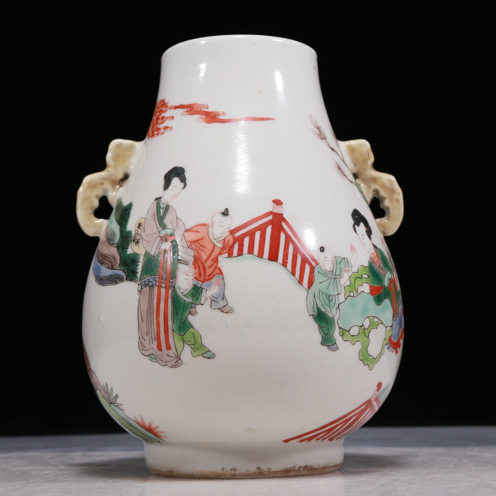 A Fabulous Wucai 'Figure' Vase (1 of 8)
