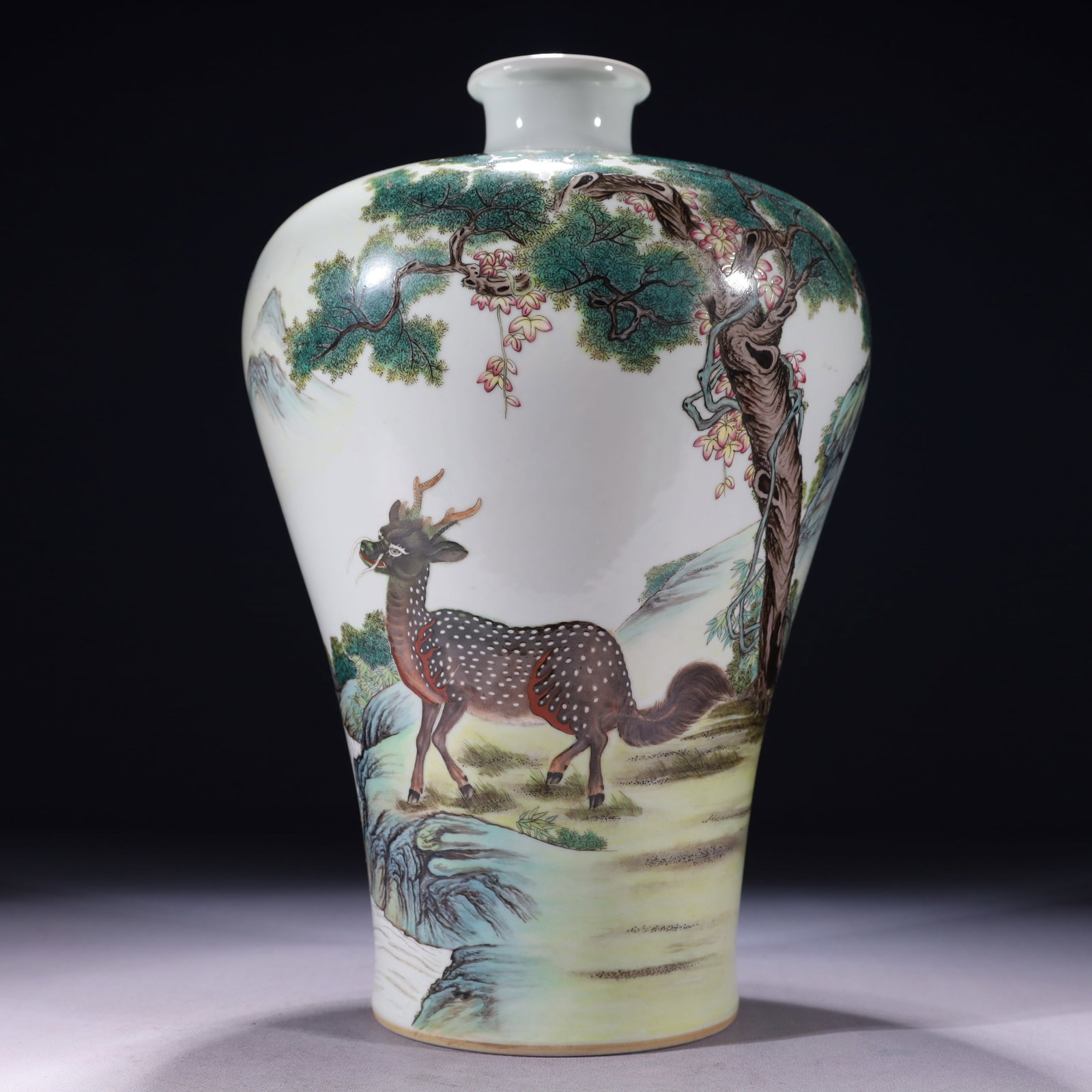 An Exquisite Enamel Kylin Pattern Vase: An Exquisite Enamel Kylin Pattern Vase,Qing Dynasty,China,Yongzheng Six-character Mark,Size:8.3inx14.6in,Weight:3500g