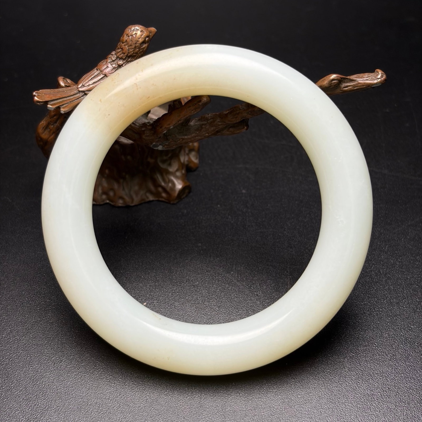 An Exquisite White Jade Bracelets - 2