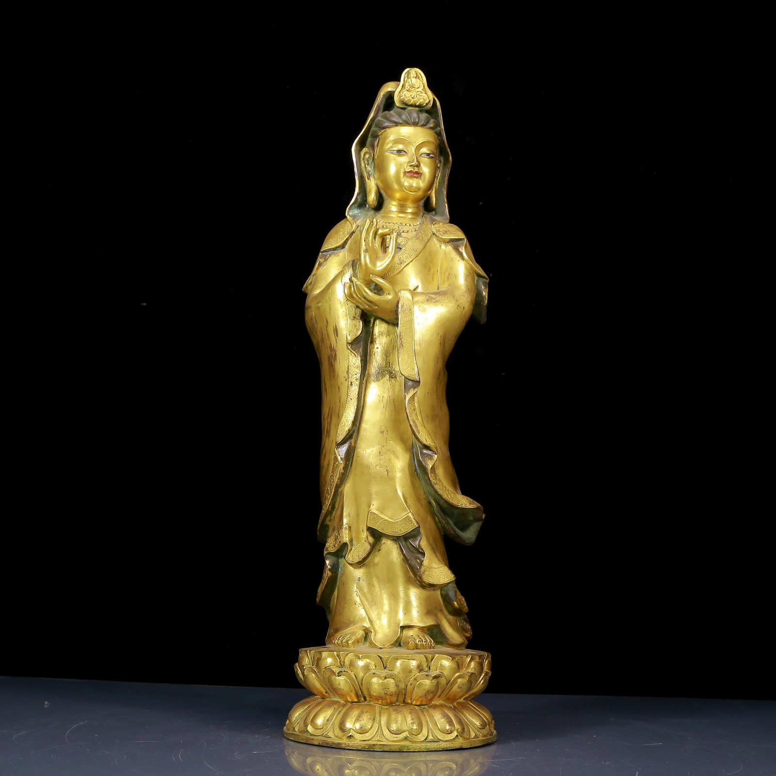 A Solemn Gilt Bronze Statue of Avalokitesvara: A Solemn Gilt Bronze Statue of Avalokitesvara,Ming Dynasty, China,Size:5.9inx19.3in,Weight:6850g 铜鎏金观音像，明代