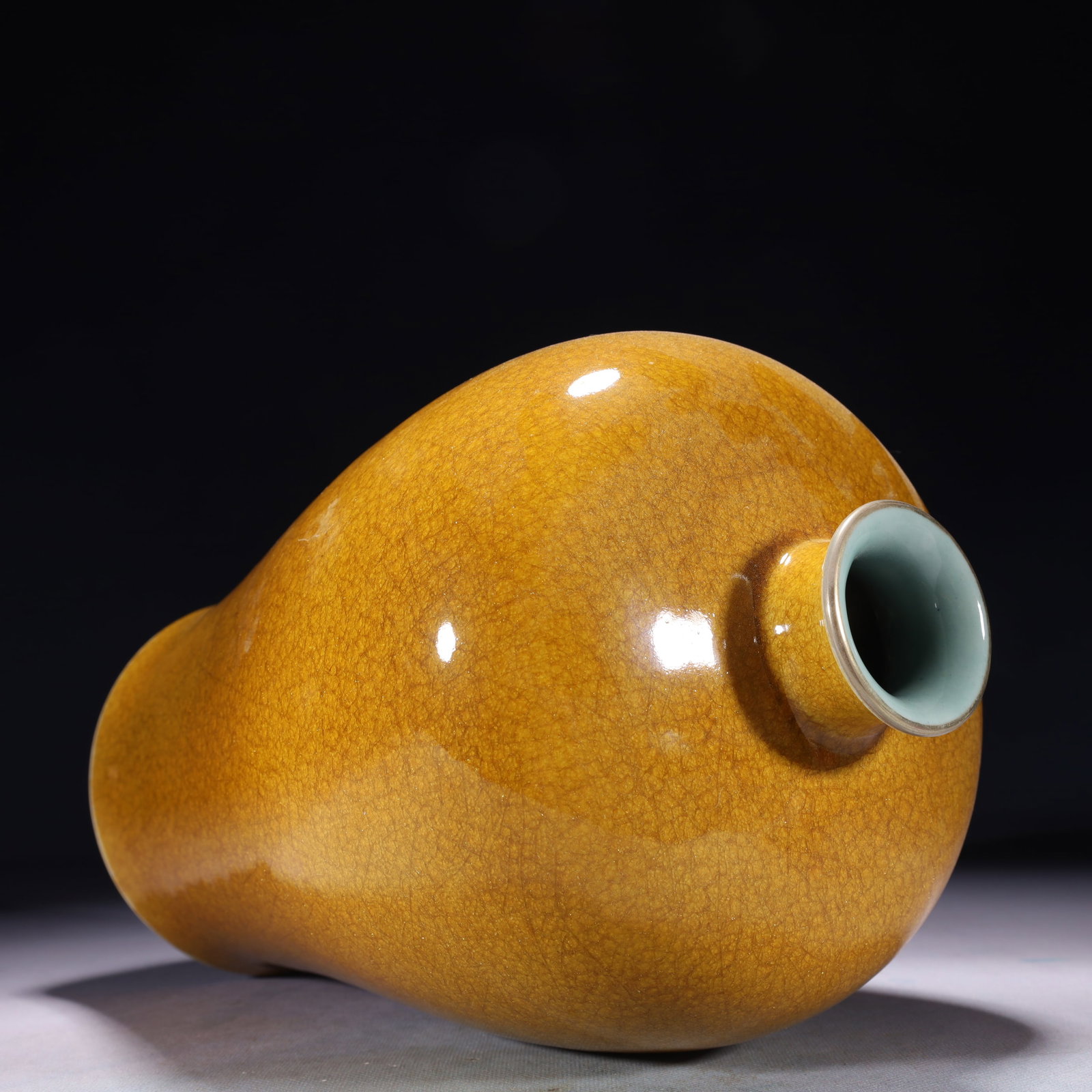 An Exquisite Yellow Glazed Vase - 8