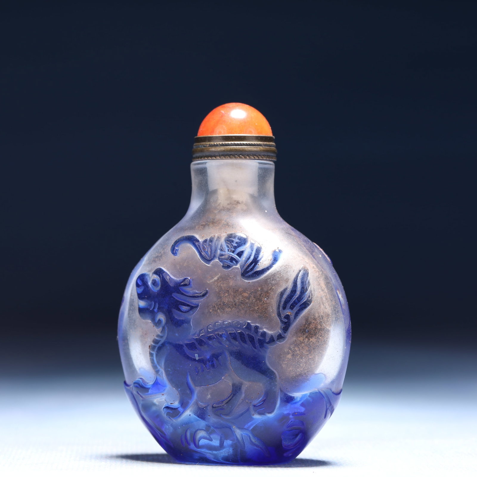 An Exquisite Glass Auspicious Beast Pattern Snuff Bottle - 5