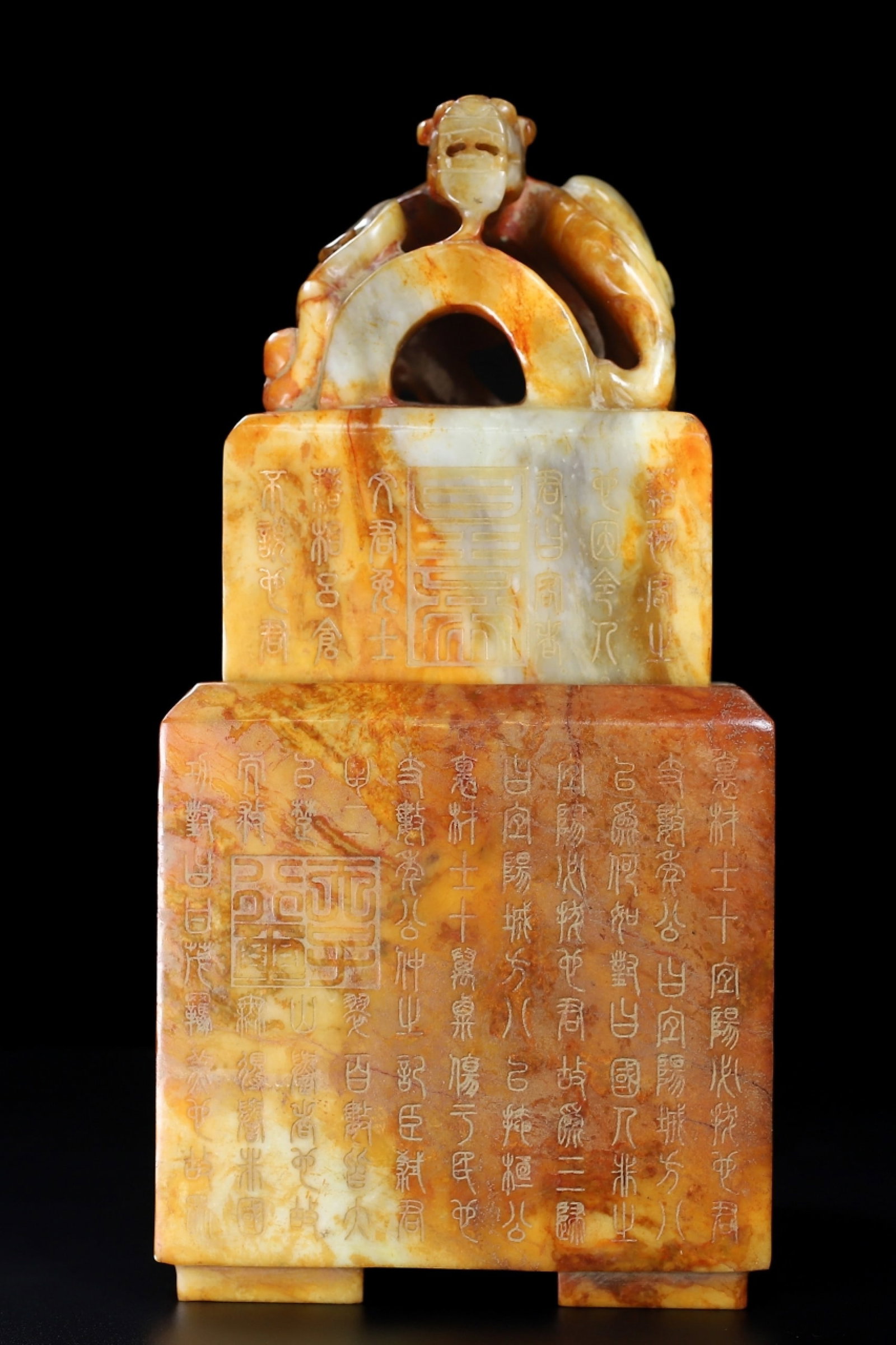 A Set of Fine White Jade Dragon Seals,With Inscription: A Set of Fine White Jade Dragon Seals,With Inscription,Qing Dynasty,China,Size:12.2inx6inx6in,Weight:11550g 一套白玉龙印章,带铭文,中&#