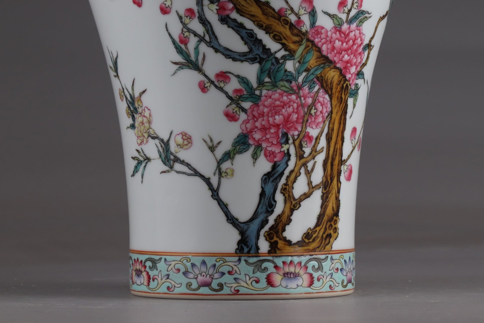 An Exquisite Famille-Rose Painted Gold Flower and Bird Pattern Vase,with poem - 6