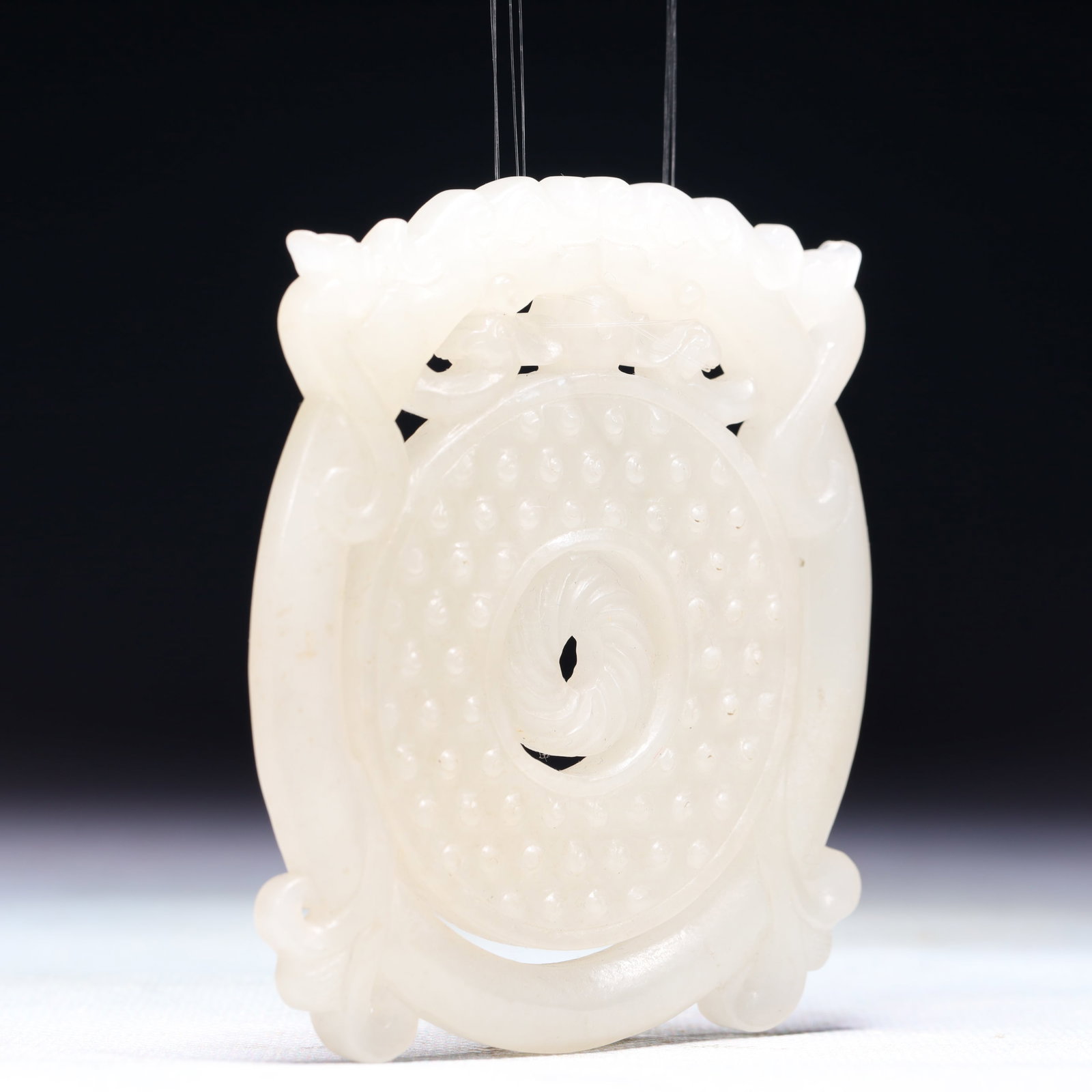 An Exquisite White Jade Dragon Pattern Pendant - 3