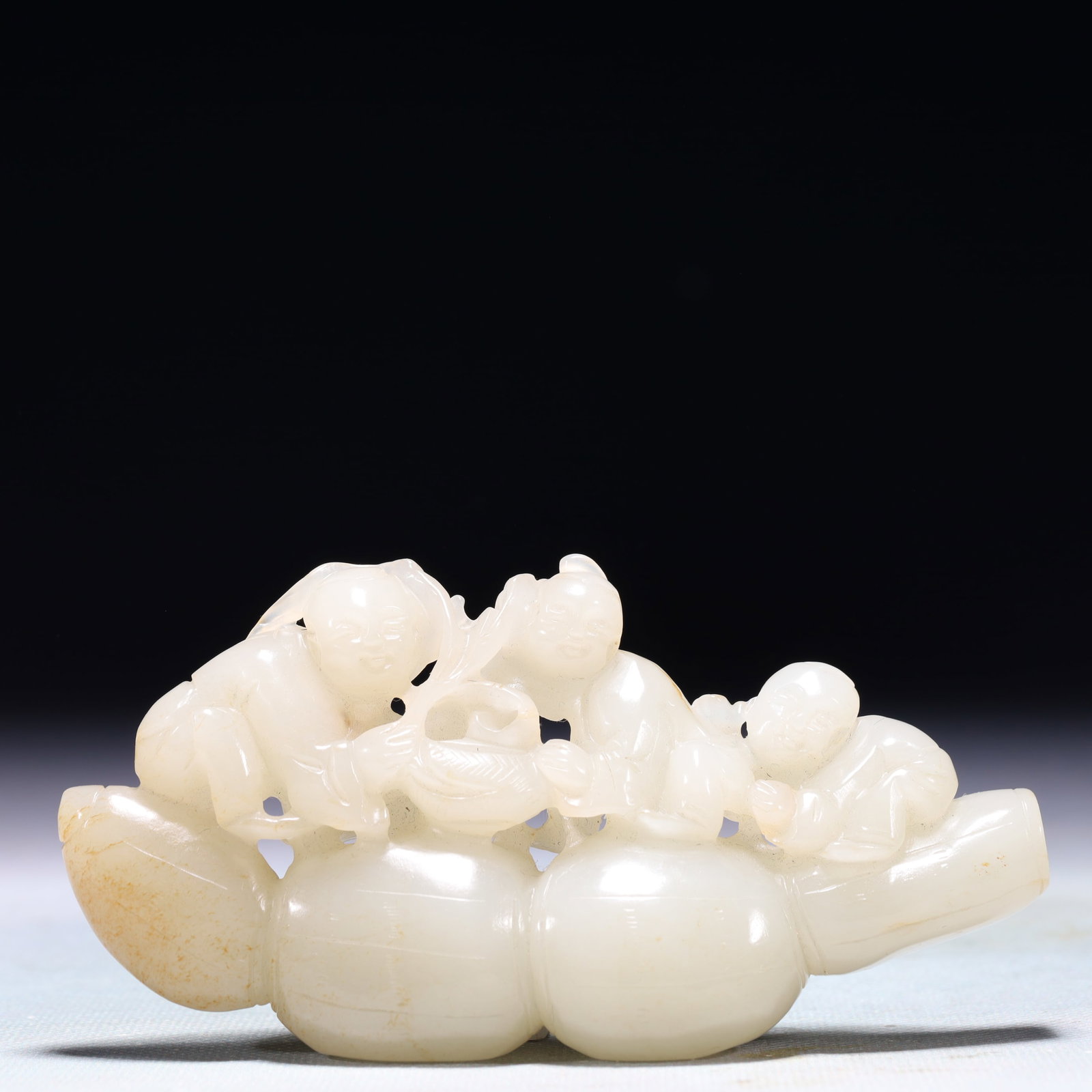An Exquisite White Jade Figure Ornament: An Exquisite White Jade Figure Ornament,Qing Dynasty,China,Size:4.9inx0.8inx2.4in,Weight:200.8g 白玉人物摆件,中国清代