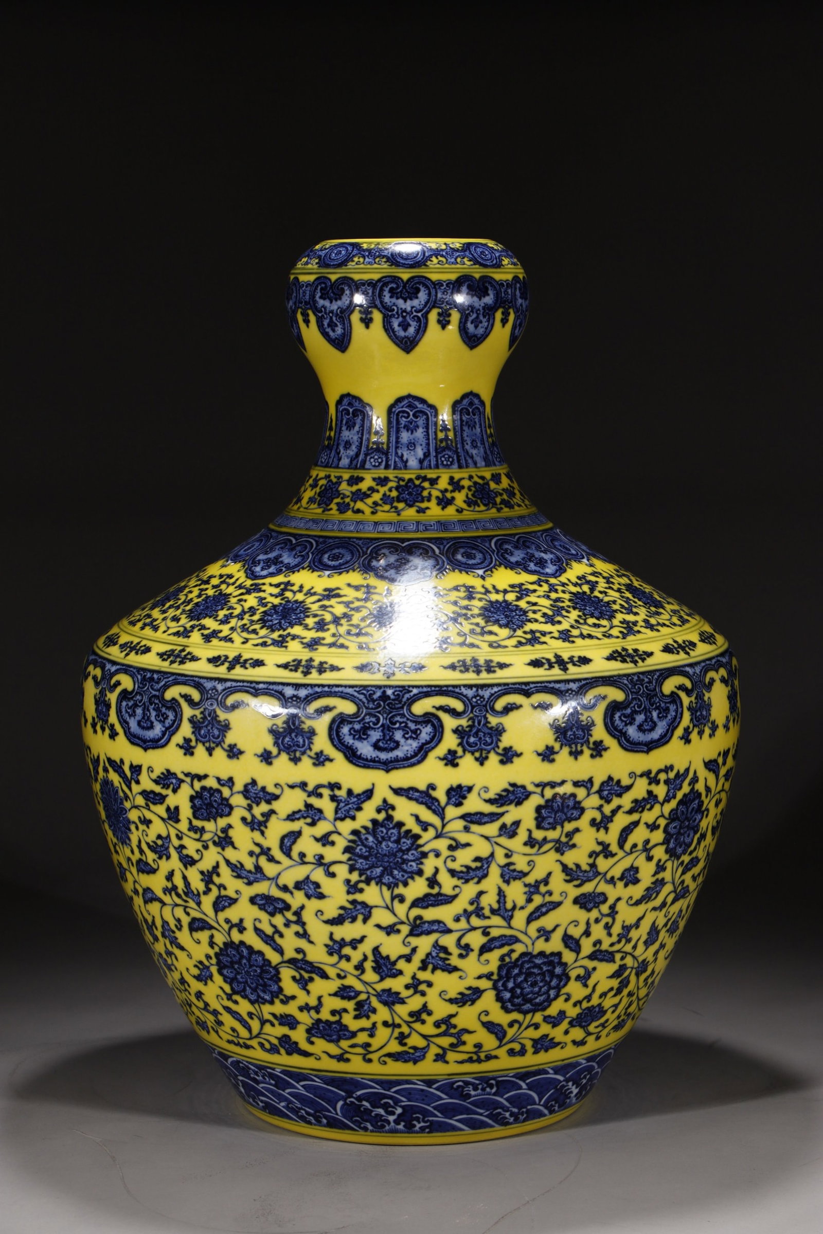 A Huge Yellow Ground Blue and White Lotus Pattern Vase: A Huge Yellow Ground Blue and White Lotus Pattern Vase,Qing Dynasty,China,Qianlong Six-character Mark,Size:21.7in