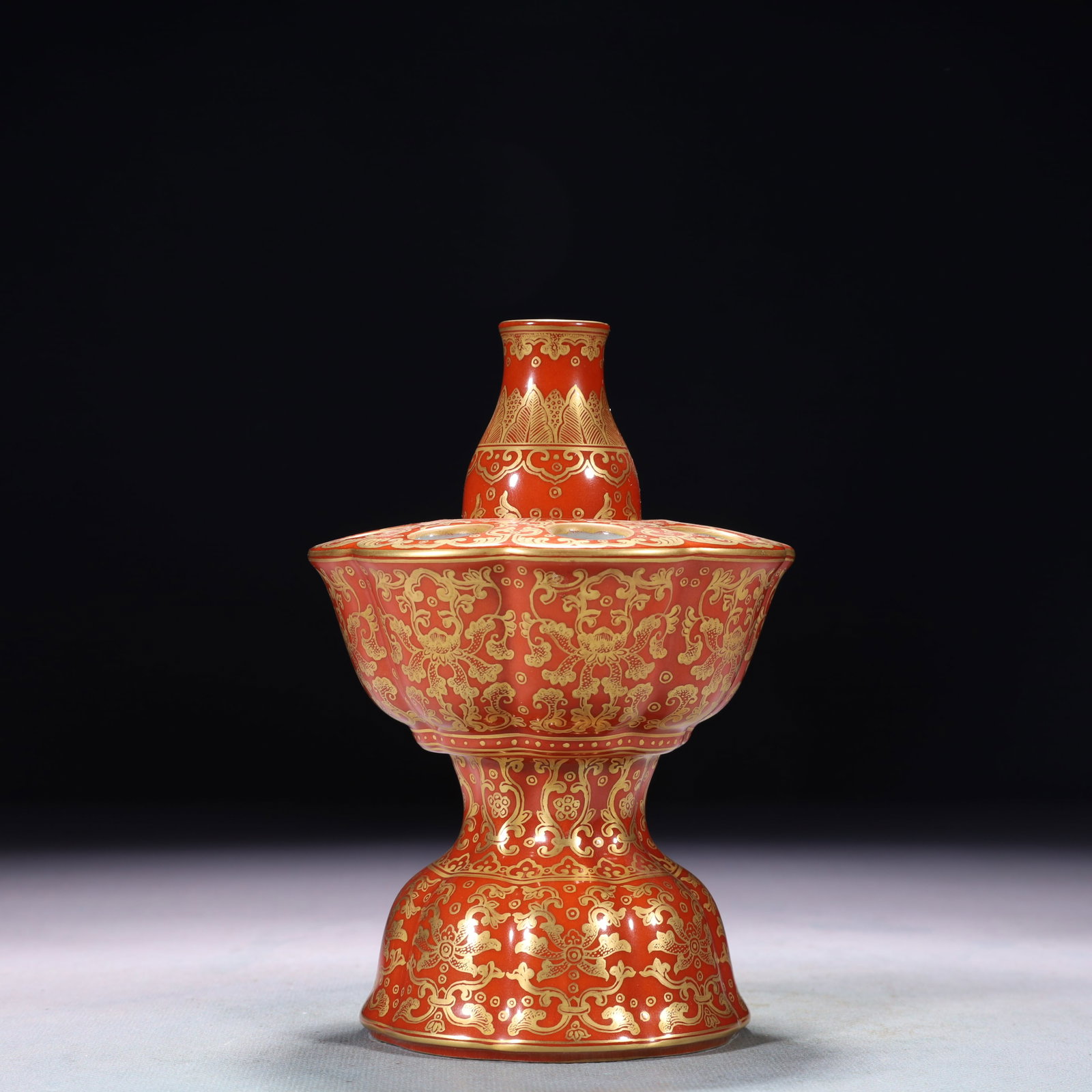 An Exquisite Red Glazed Painted Gold Lotus Pattern Vase: An Exquisite Red Glazed Painted Gold Lotus Pattern Vase,Qing Dynasty,China,Qianlong Four-character Mark,Size:3.9inx6.3in,Weight:700g