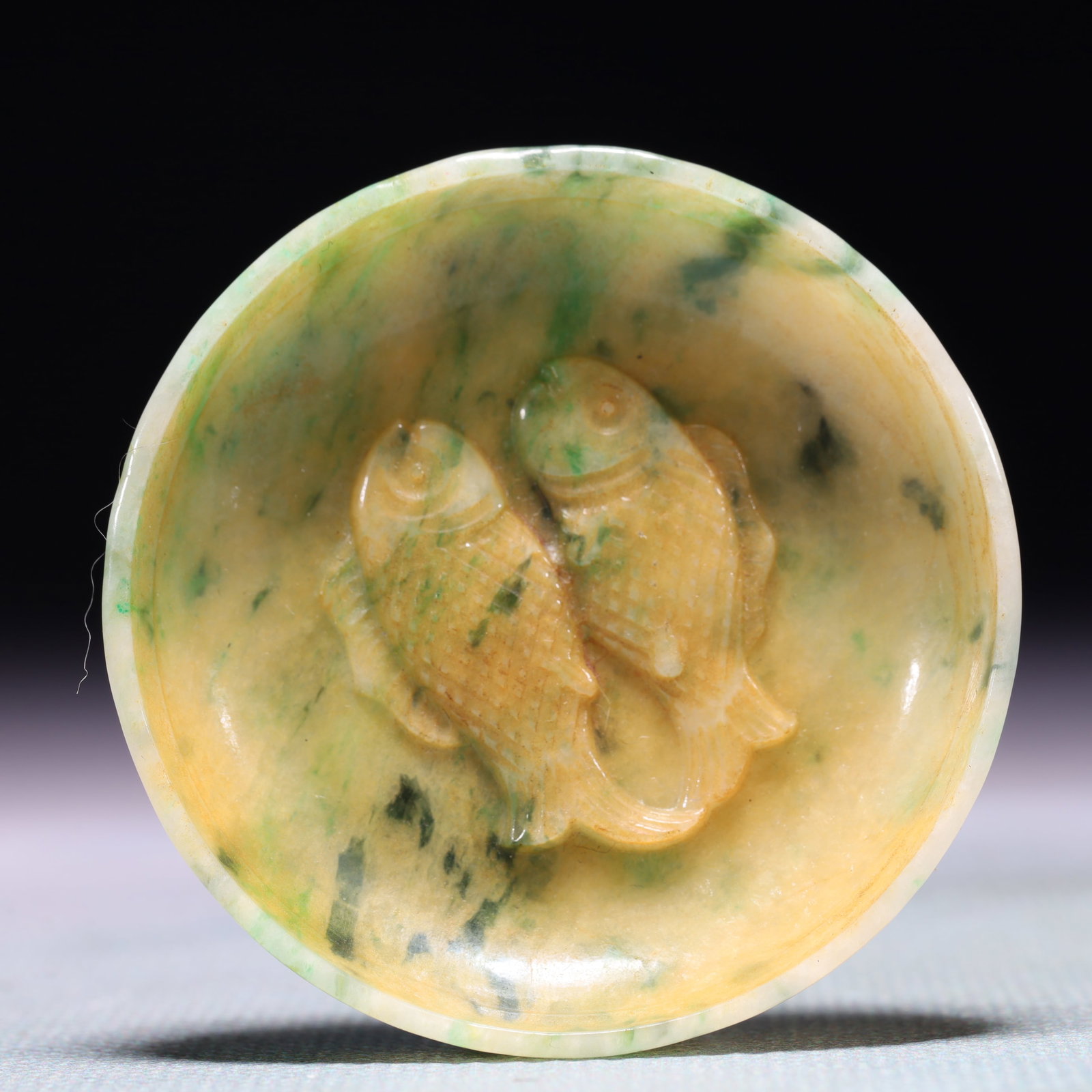 An Exquisite White Jade Fish Pattern Brush Washer: An Exquisite White Jade Fish Pattern Brush Washer,Qing Dynasty,China,Size:2inx0.4in,Weight:25.8g 白玉鱼纹笔洗,中国清代