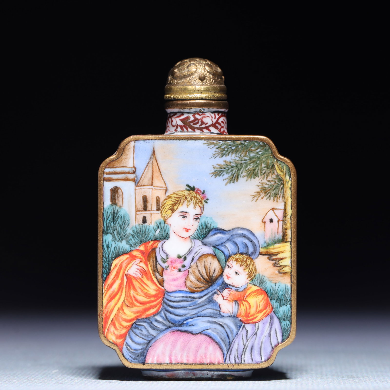 An Exquisite Painted Enamel Figure Pattern Snuff Bottle: An Exquisite Painted Enamel Figure Pattern Snuff Bottle,Qing Dynasty,China,Qianlong Four-character Mark,Size:1.6inx0.6inx2.8in,Weight:69.4g