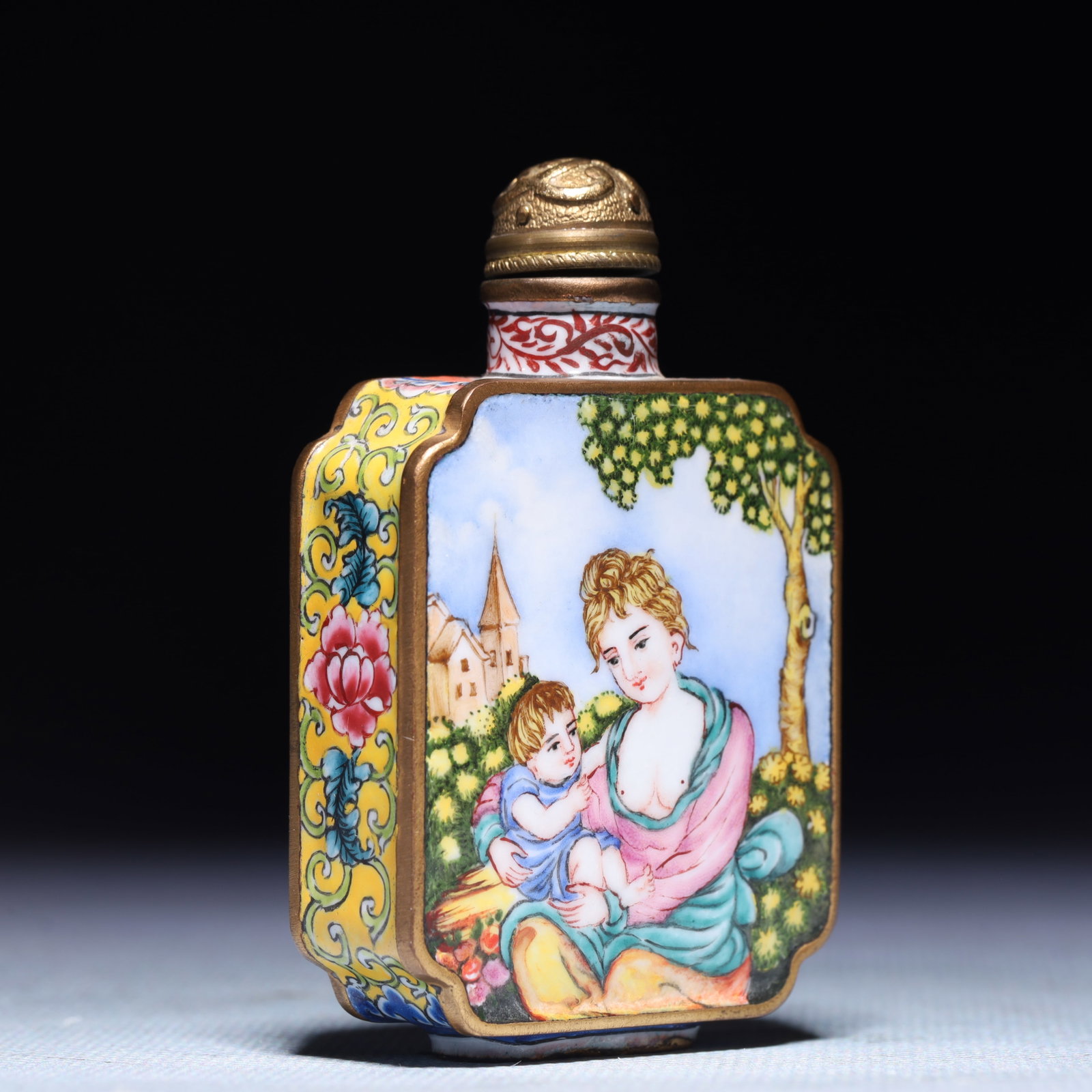 An Exquisite Painted Enamel Figure Pattern Snuff Bottle - 4