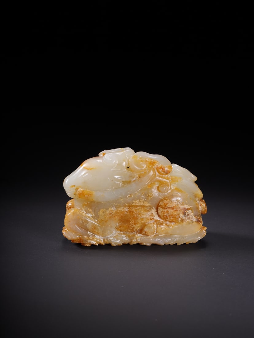 An Exquisite White Jade Deer Ornament: An Exquisite White Jade Deer Ornament,Qing Dynasty,China,Size:2.6inx0.9inx1.7in,Weight:106.6g