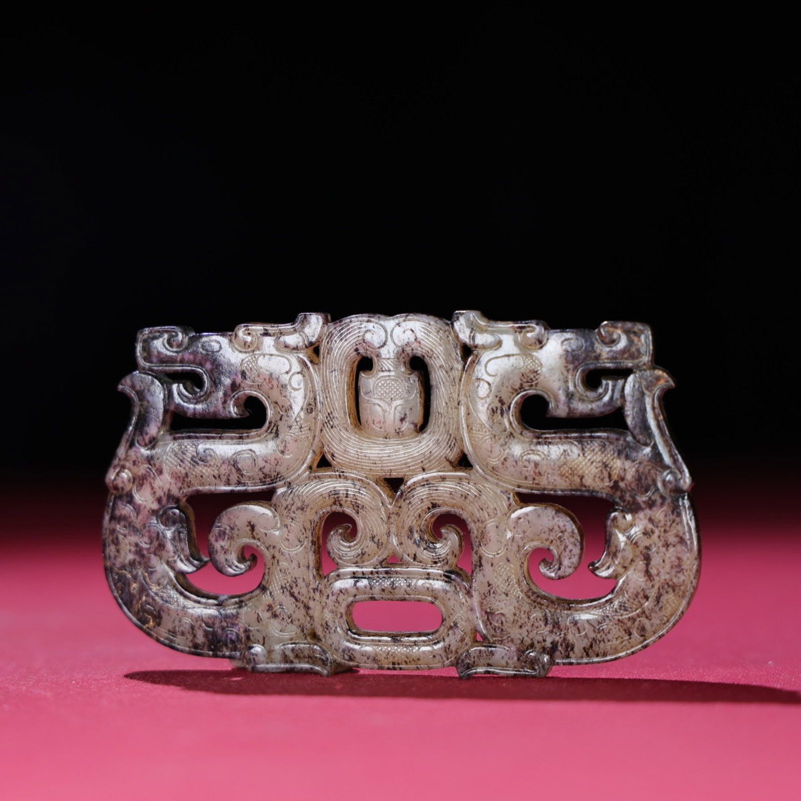 An Exquisite White Jade Dragon Pattern Pendant - 3