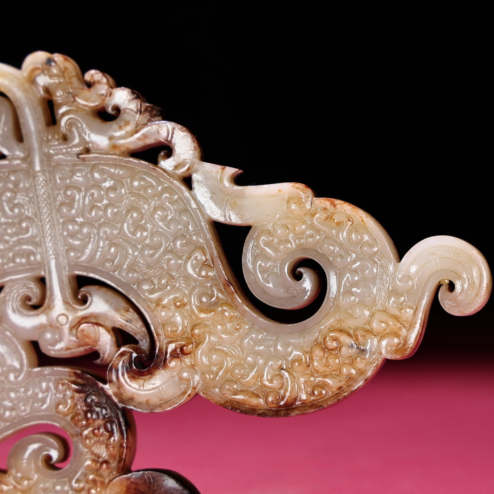 An Exquisite White Jade Dragon Pattern Pendant - 6