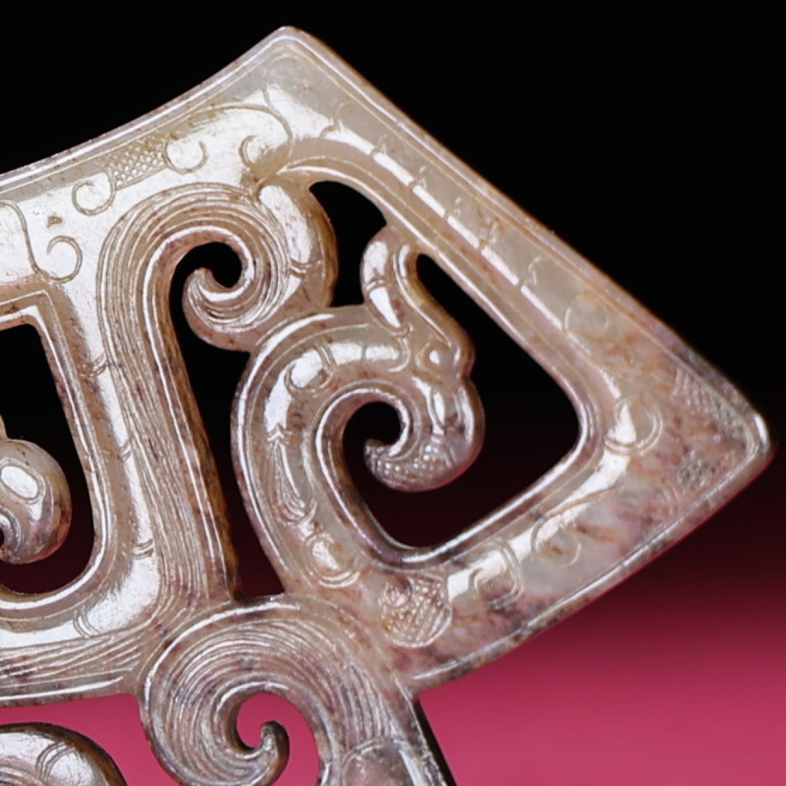 An Exquisite White Jade Dragon Pattern Pendant - 8