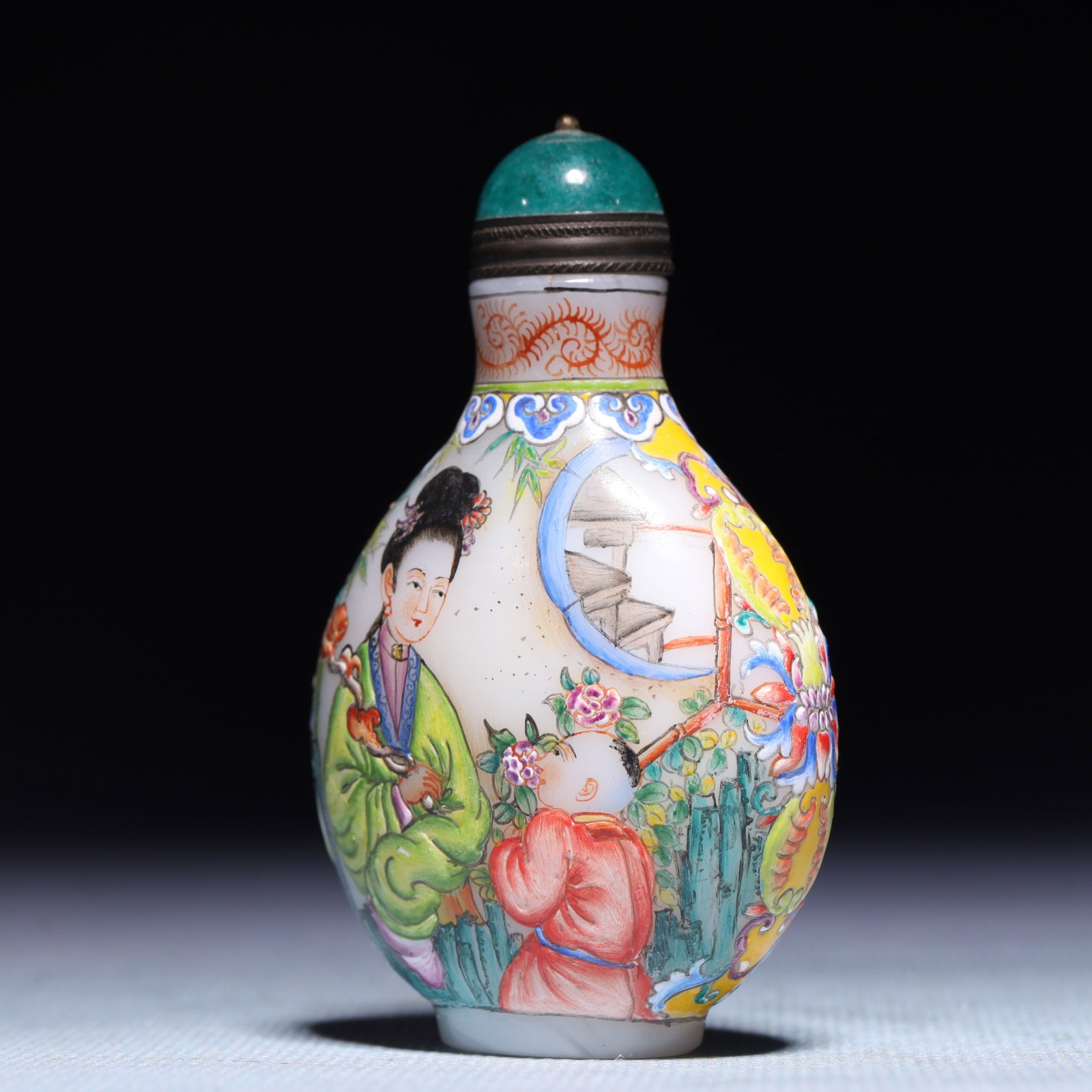 An Exquisite Glass Figure Pattern Snuff Bottle - 2