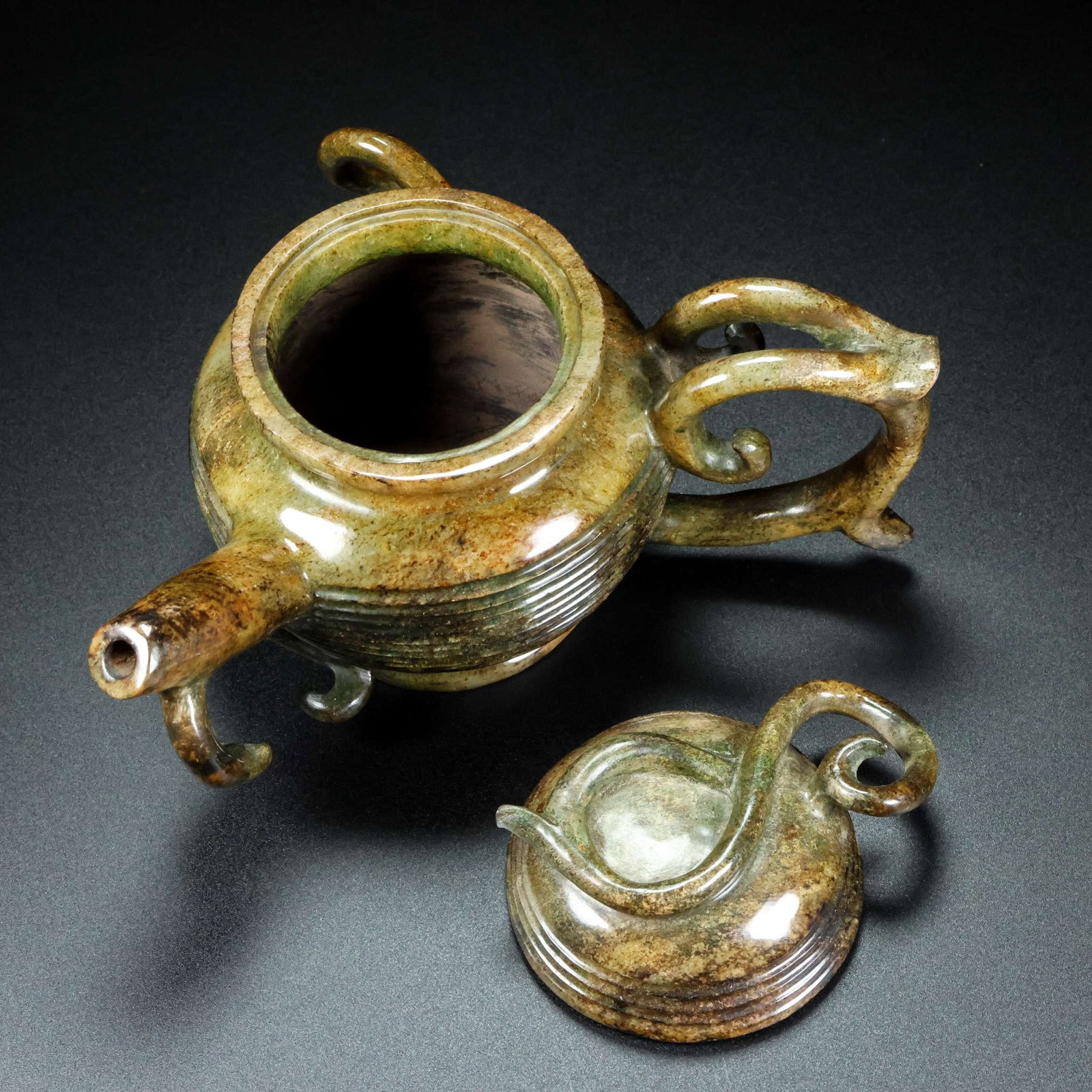An Exquisite Archaic Jade Pot - 2