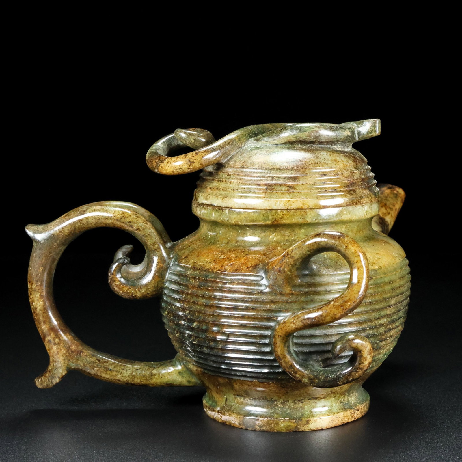 An Exquisite Archaic Jade Pot - 3