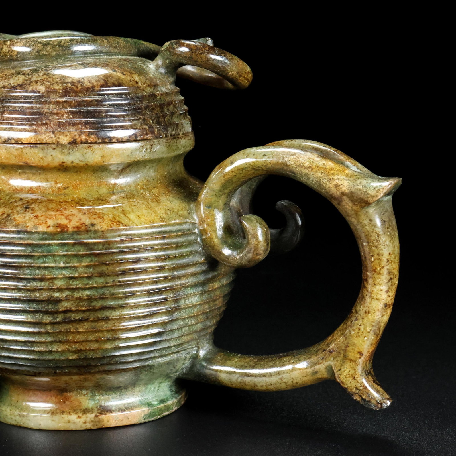 An Exquisite Archaic Jade Pot - 8