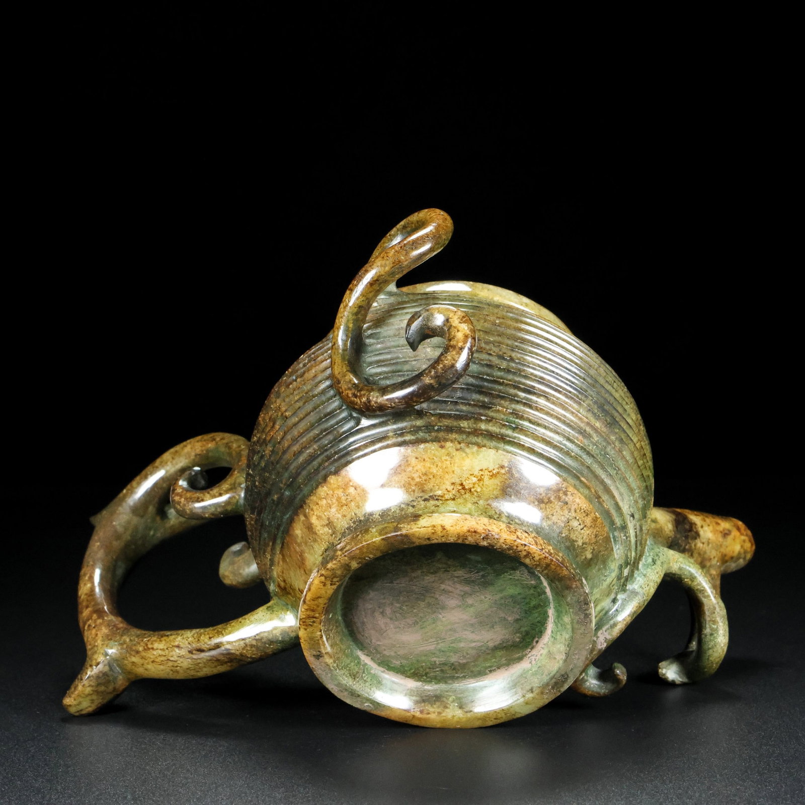 An Exquisite Archaic Jade Pot - 9