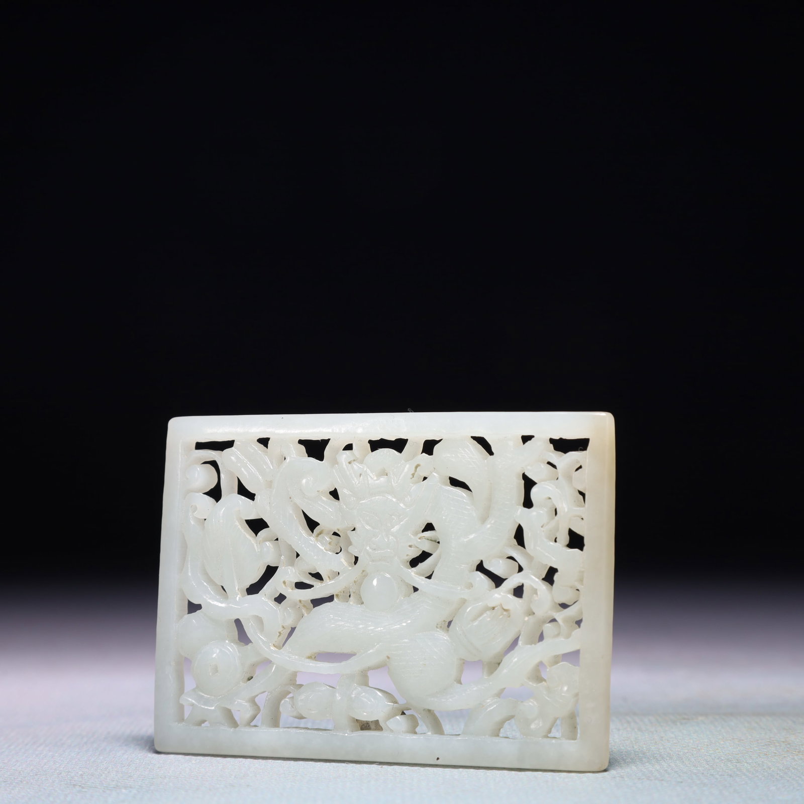 An Exquisite White Jade Dragon Pattern Pendant - 2