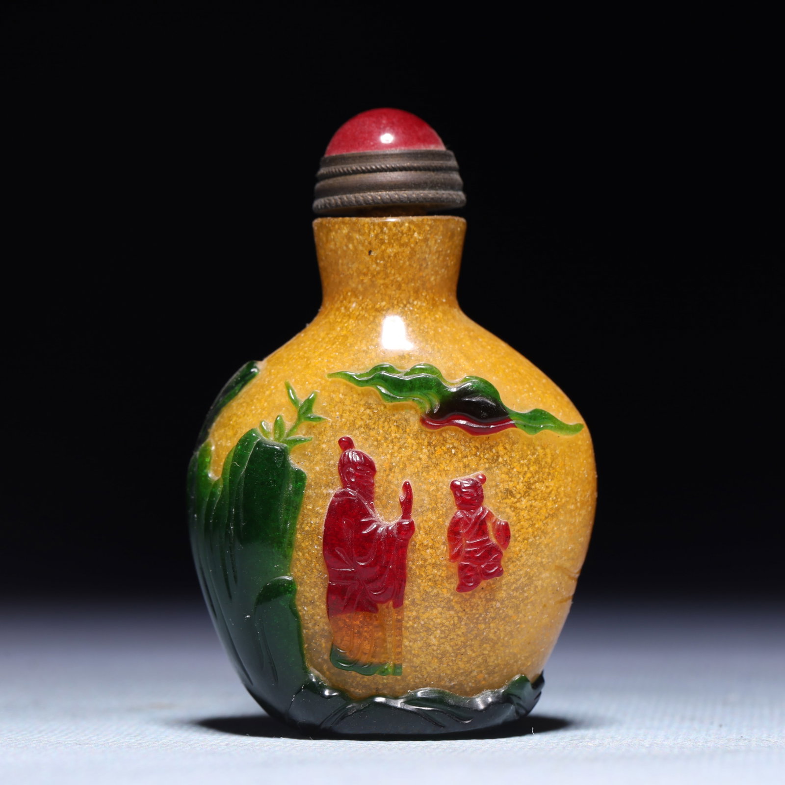 An Exquisite Glass Character and Story Pattern Snuff Bottle: An Exquisite Glass Character and Story Pattern Snuff Bottle,Qing Dynasty,China,Size:1.8inx0.8inx2.6in,Weight:59.3g
