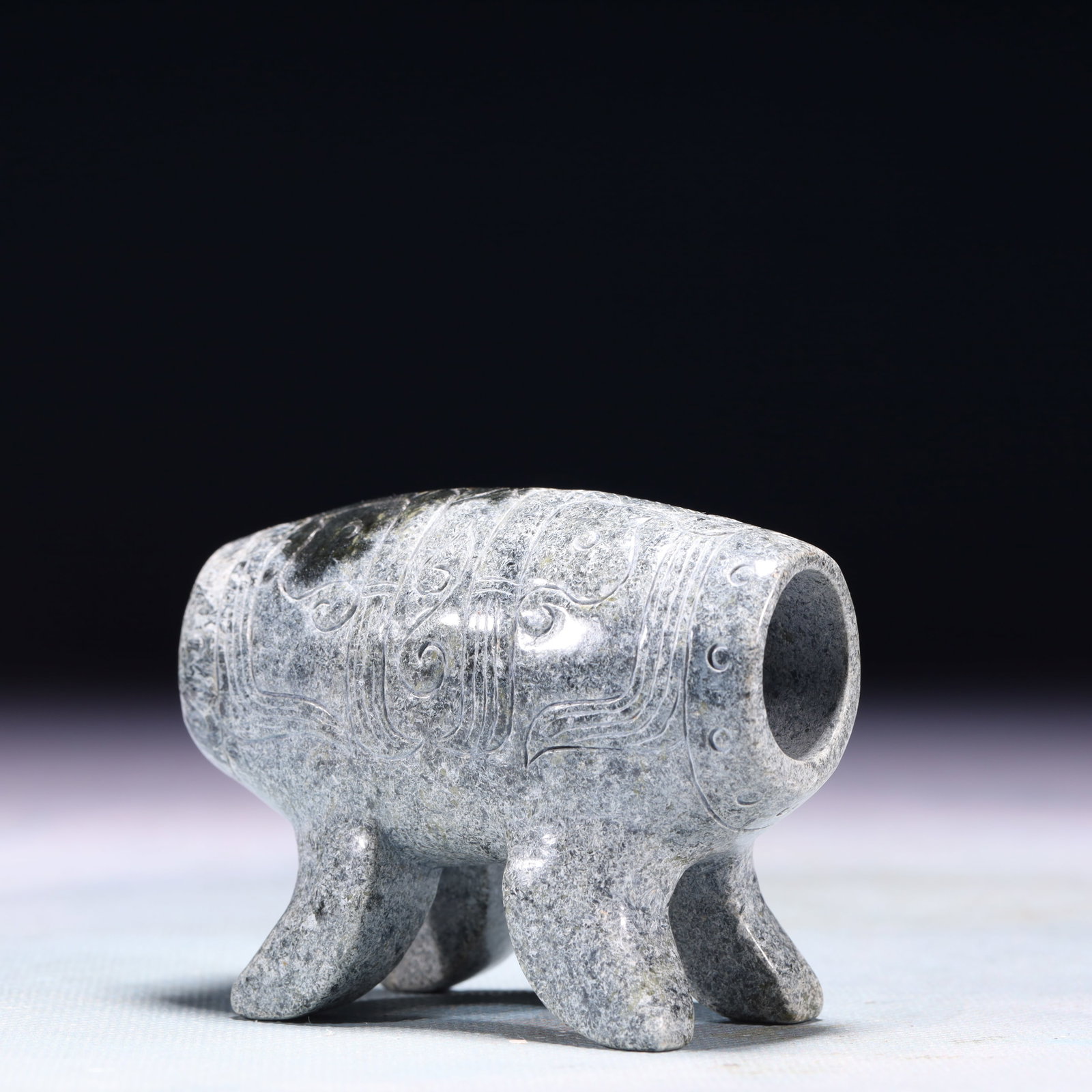 An Exquisite Archaic Jade Auspicious Cloud Pattern Ornament - 2