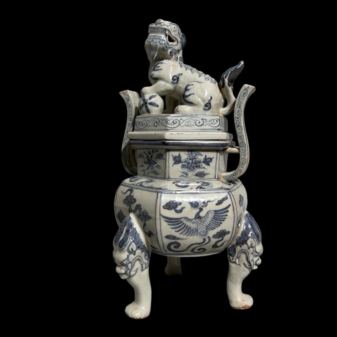 A Rare Blue and White Auspicious Cloud and Phoenix Pattern Double-Ears Tripod Censer,With Lion Cover: A Rare Blue and White Auspicious Cloud and Phoenix Pattern Double-Ears Tripod Censer,With Lion Cover,Qing Dynasty,China,Size:6.3inx14in