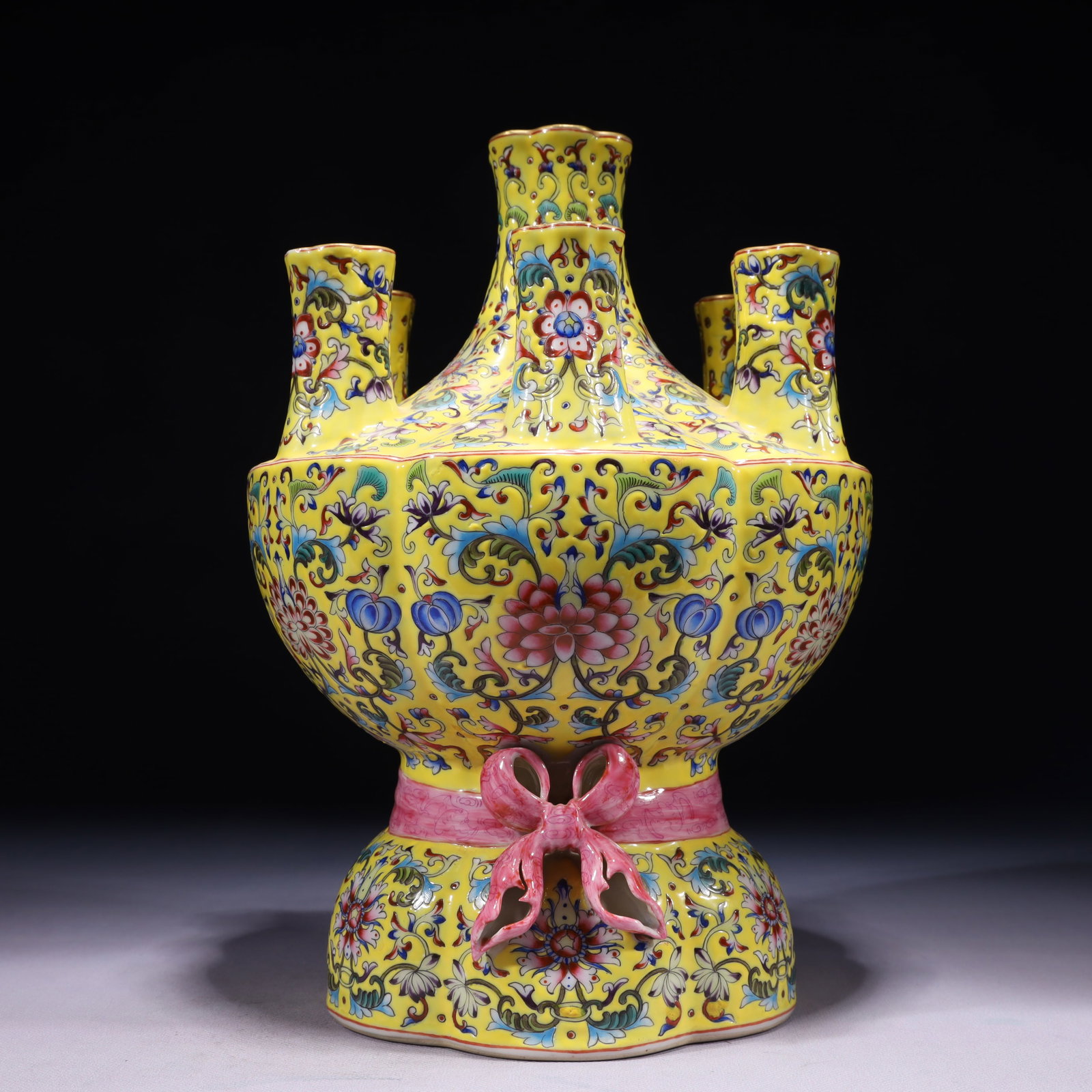 An Exquisite Yellow Ground Famille-Rose Painted Gold Lotus Pattern Censer (1 of 10)
