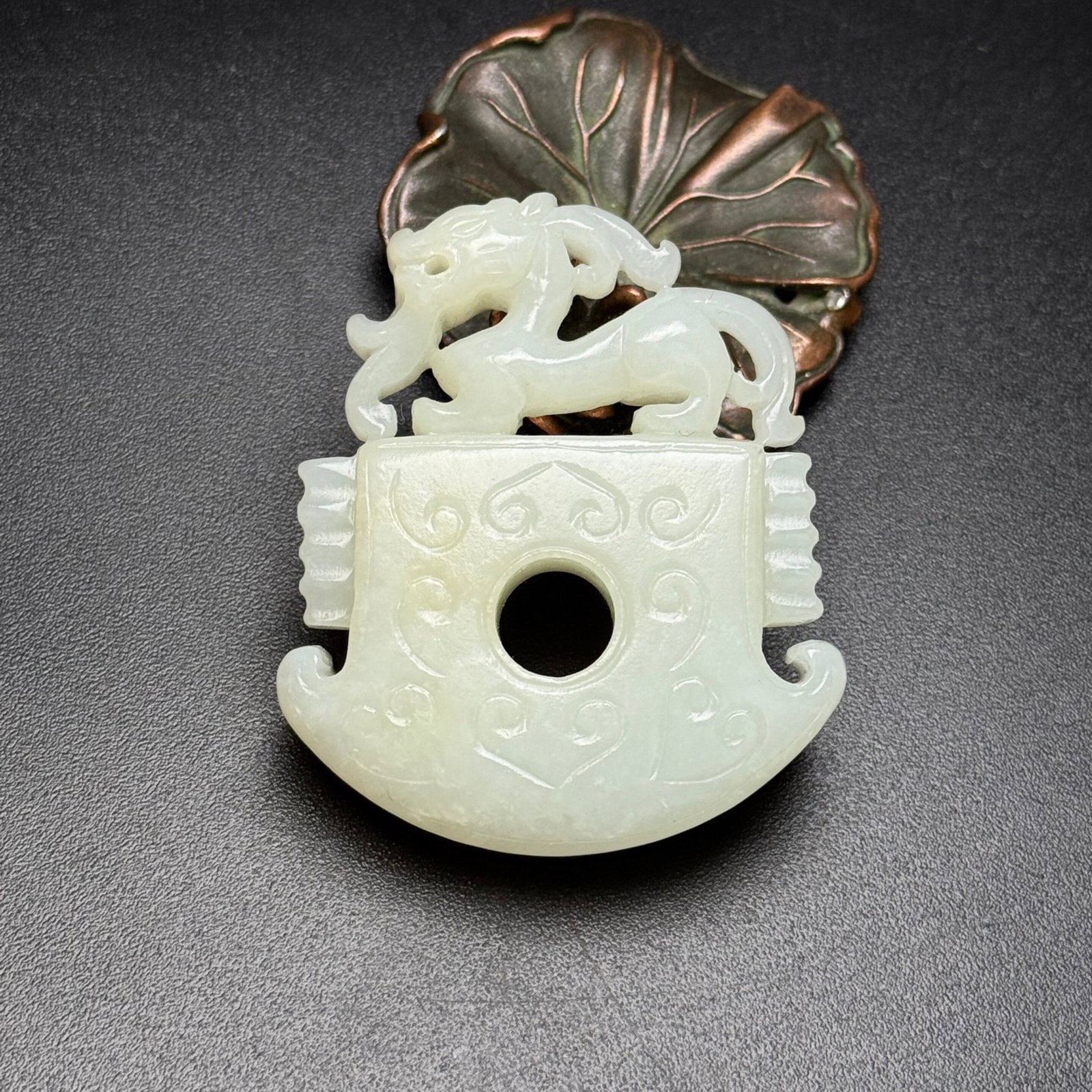 An Exquisite White Jade Dragon Pattern Axe - 2
