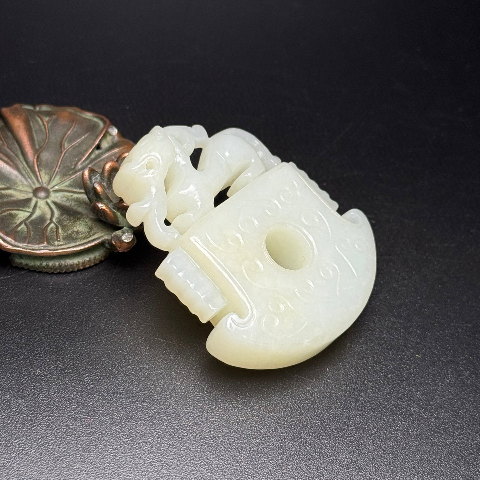 An Exquisite White Jade Dragon Pattern Axe - 3