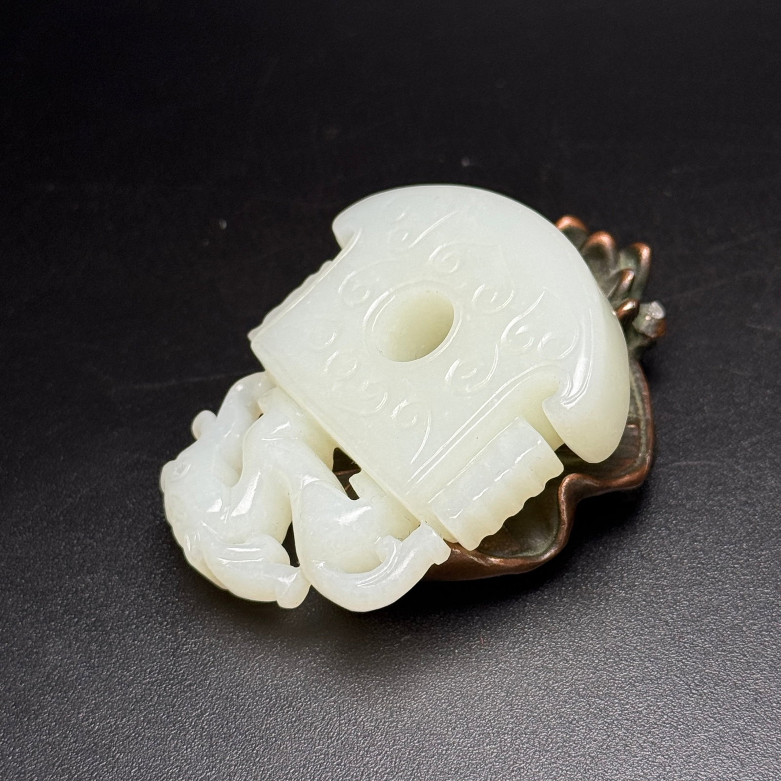 An Exquisite White Jade Dragon Pattern Axe - 4