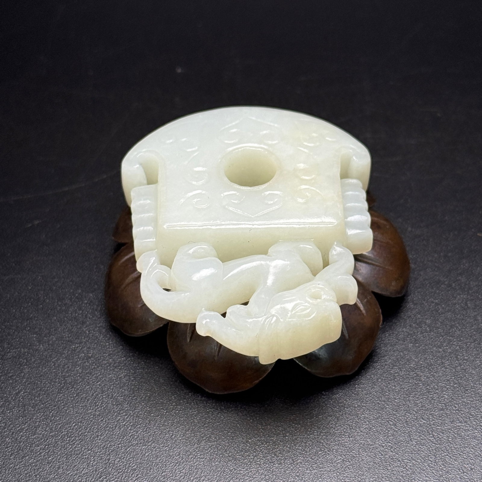 An Exquisite White Jade Dragon Pattern Axe - 5