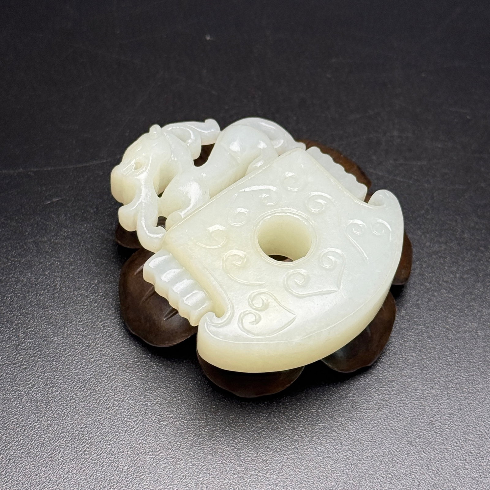 An Exquisite White Jade Dragon Pattern Axe - 7