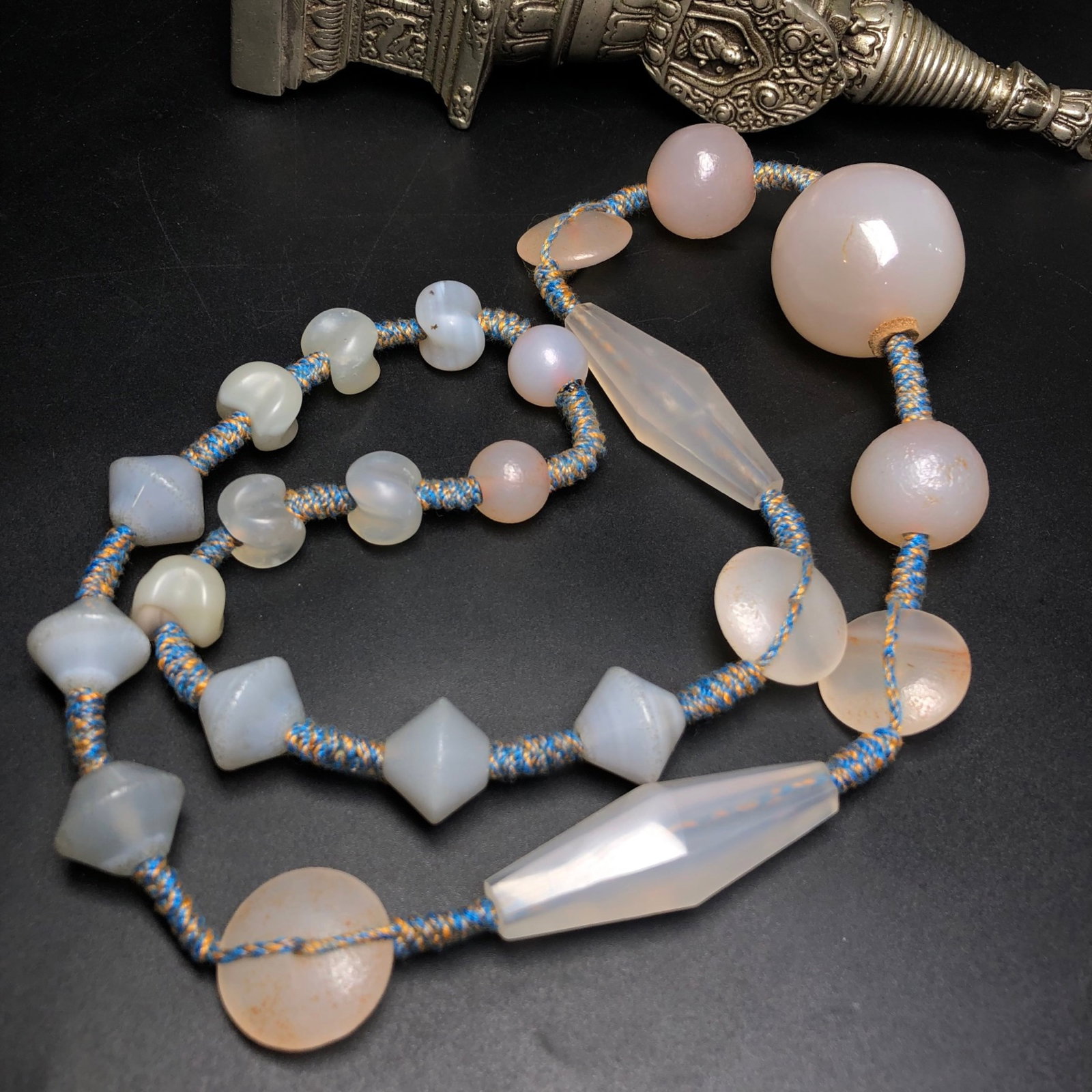 A Precious Agate Necklace - 3