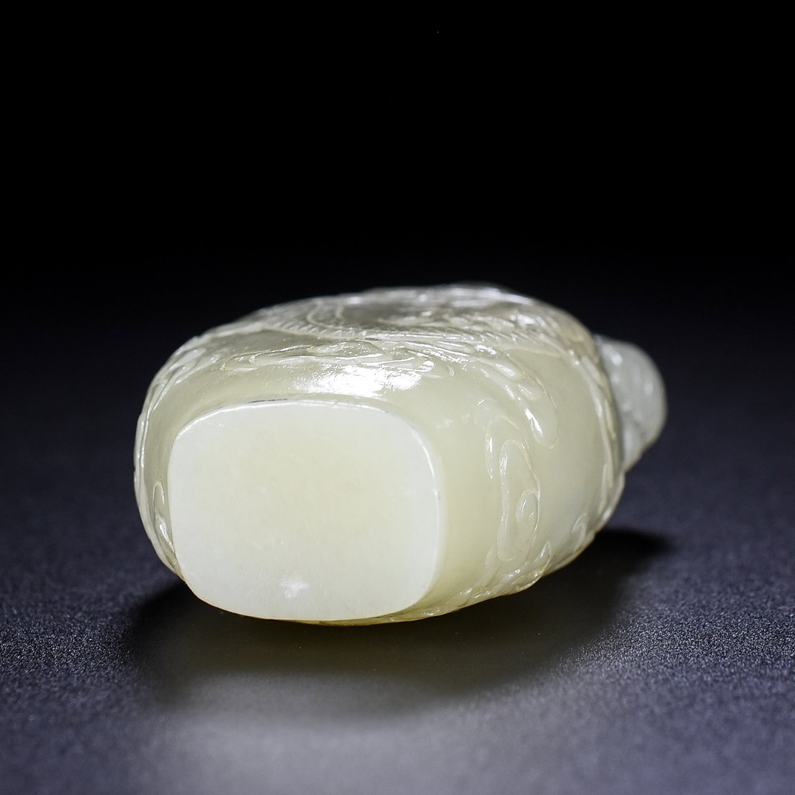 An Exquisite White Jade Dragon Pattern Snuff Bottle - 6