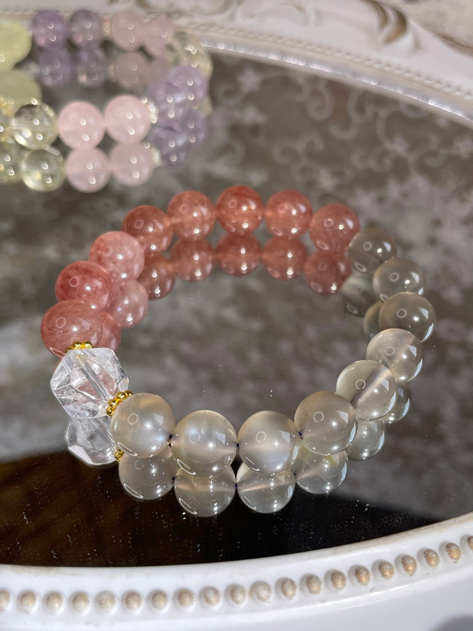 An Exquisite Crystal Bracelet - 2
