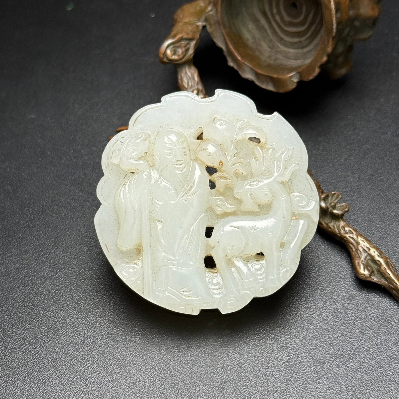An Exquisite White Jade Figure Pattern Pendant: An Exquisite White Jade Figure Pattern Pendant,Qing Dynasty,China,Size:2inx0.5in,Weight:57g 白玉人物纹佩,中国清代