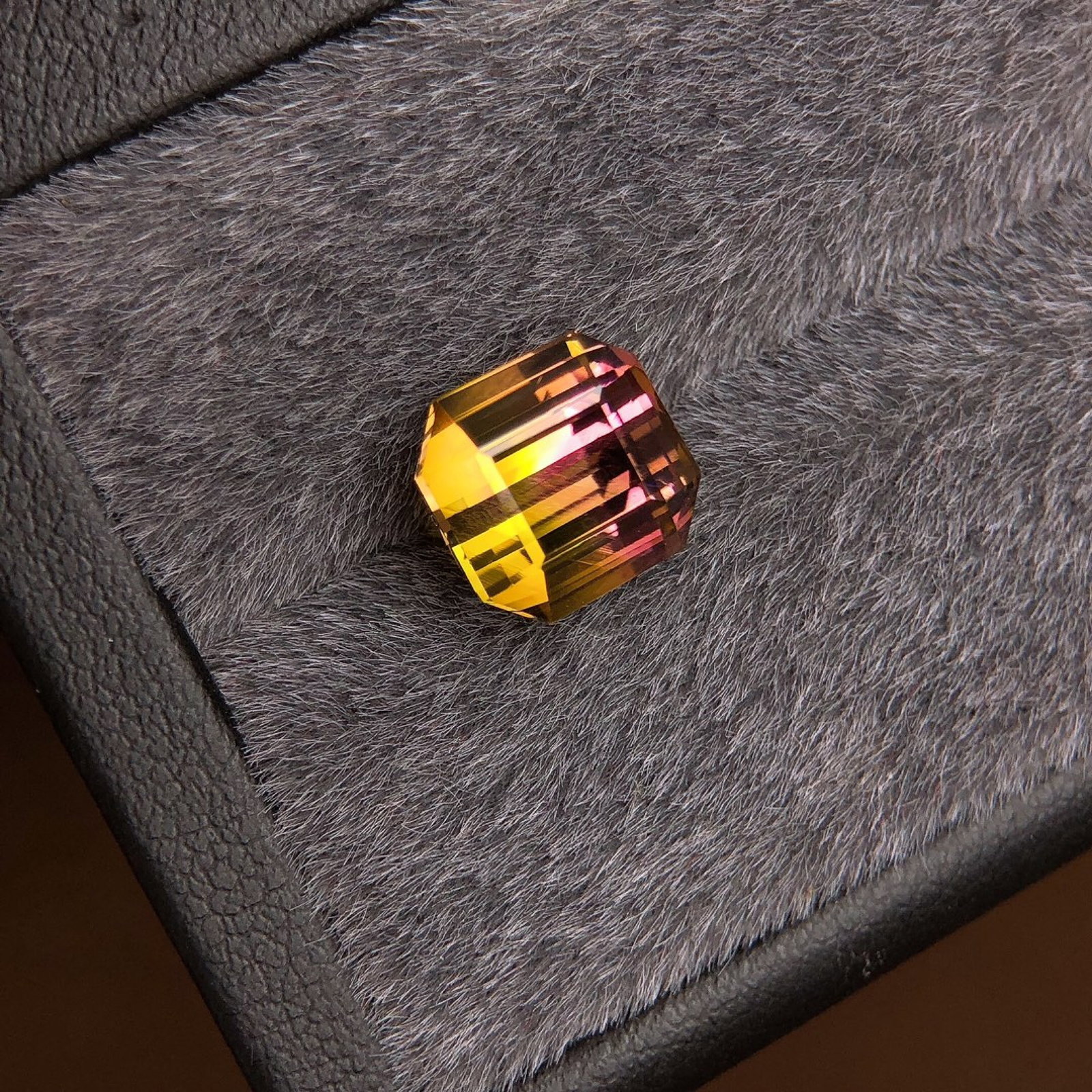 5.03Ctw Natural Tourmaline Loose: 5.03Ctw Natural Tourmaline Loose,Size:0.4inx0.4inx0.3in 5.03Ctw天然碧玺裸石