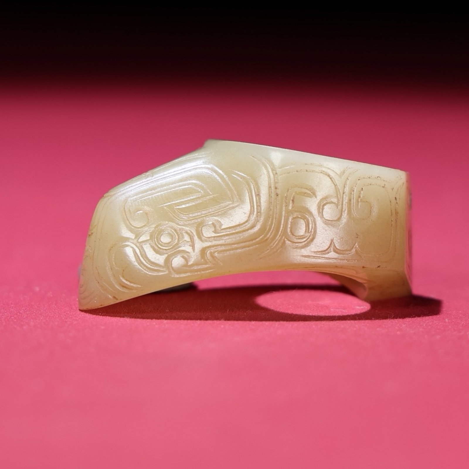 An Exquisite Yellow Jade Beast-Face Pattern Ornament: An Exquisite Yellow Jade Beast-Face Pattern Ornament,Qing Dynasty,China,Size:2inx1.2inx0.8in,Weight:31g 黄玉兽面纹摆件,中国清代