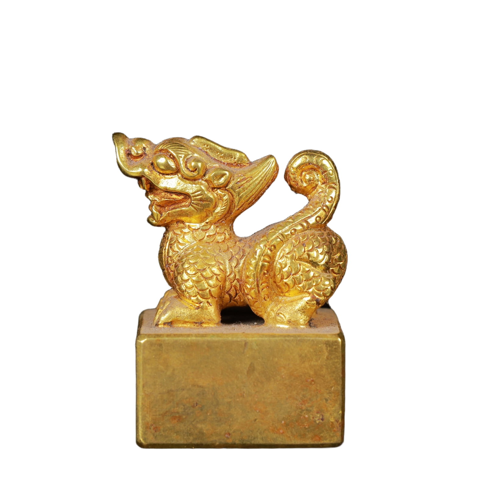 An Exquisite Gilt Bronze Auspicious Beast Seal: An Exquisite Gilt Bronze Auspicious Beast Seal,Qing Dynasty,China,Size:1.2inx1.8in,Weight:167g 铜鎏金瑞兽印章,中国清代