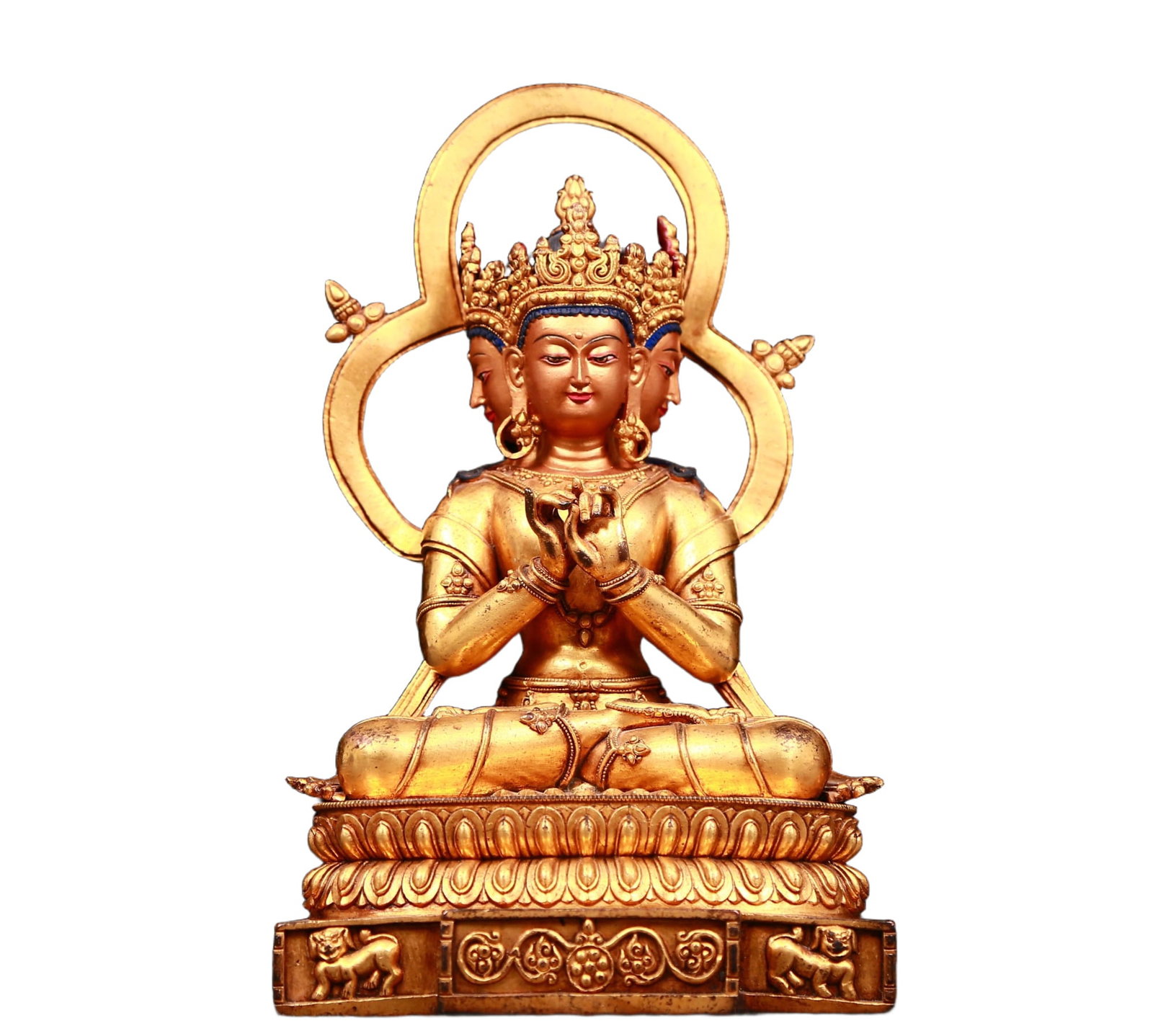 An exquisite gilt bronze statue of Bodhisattva (1 of 12)