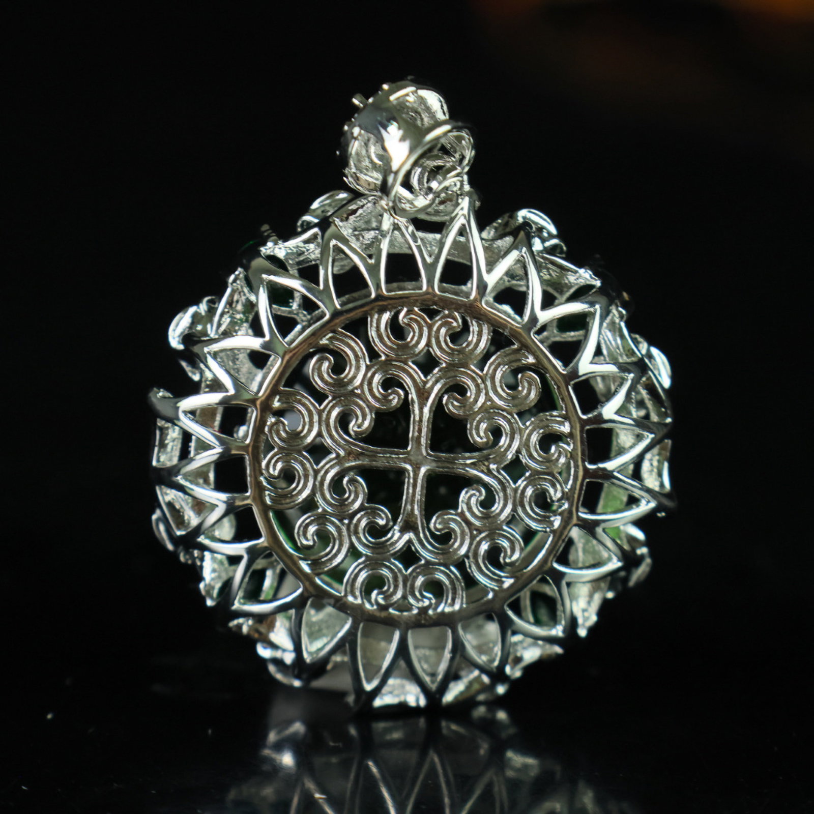 An Exquisite Pendant - 5