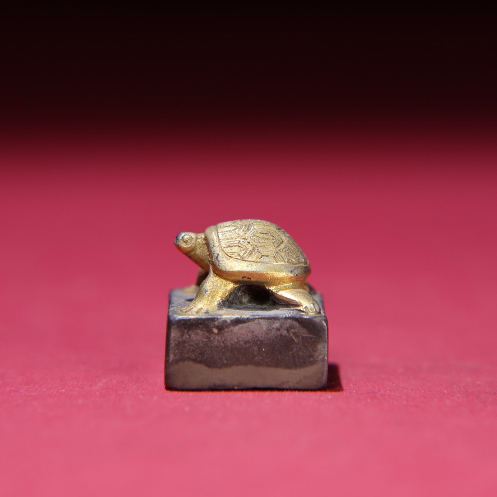 An Exquisite Gilt Silver Turtle Seal - 6