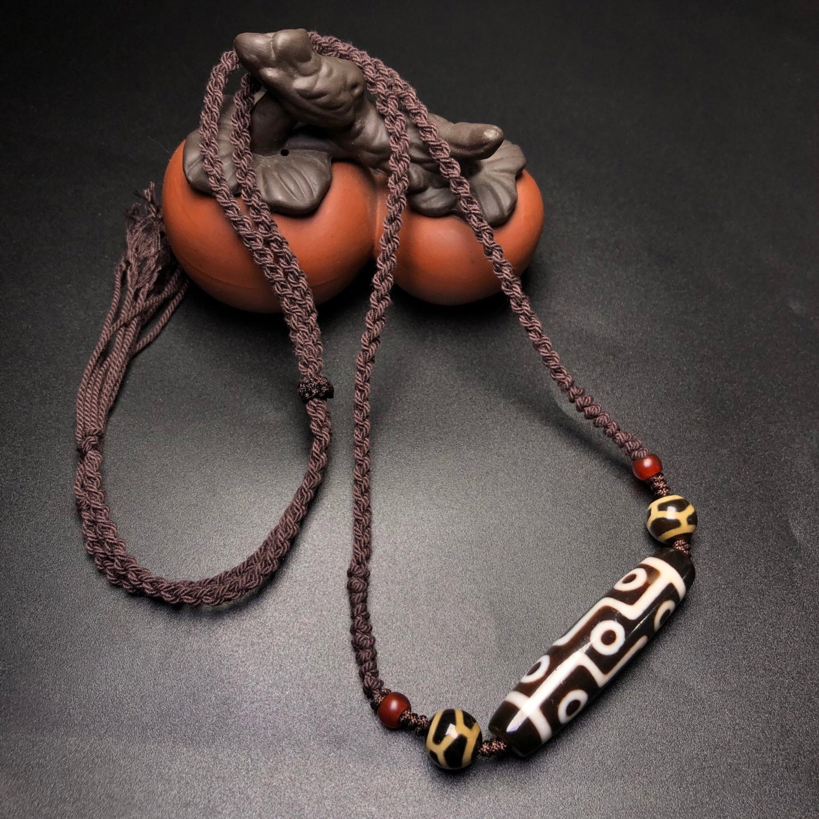 A Precious Dzi Bead Necklace - 4